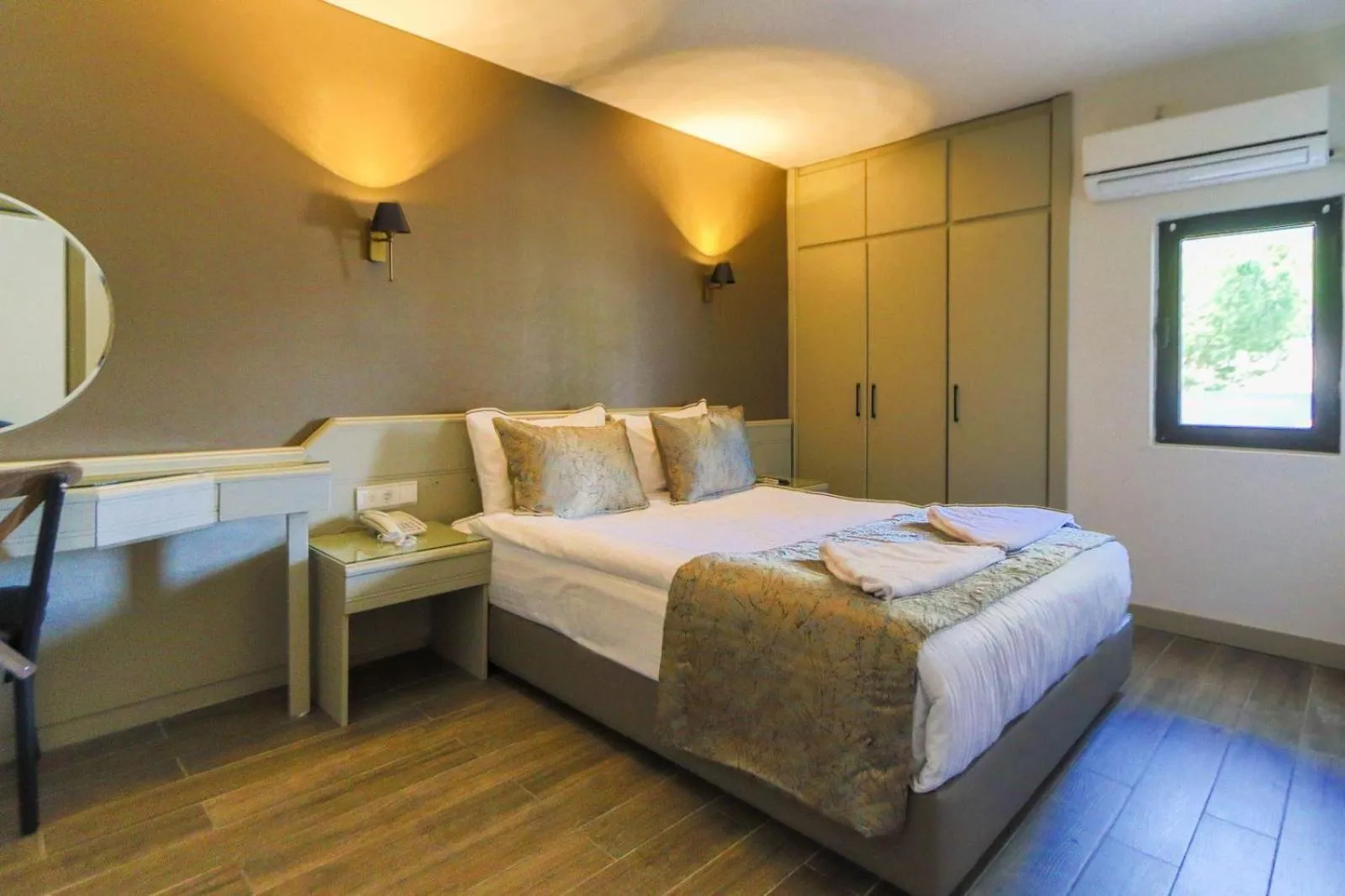 Bedroom, Bed in Ephesus Hitit Hotel restaurant