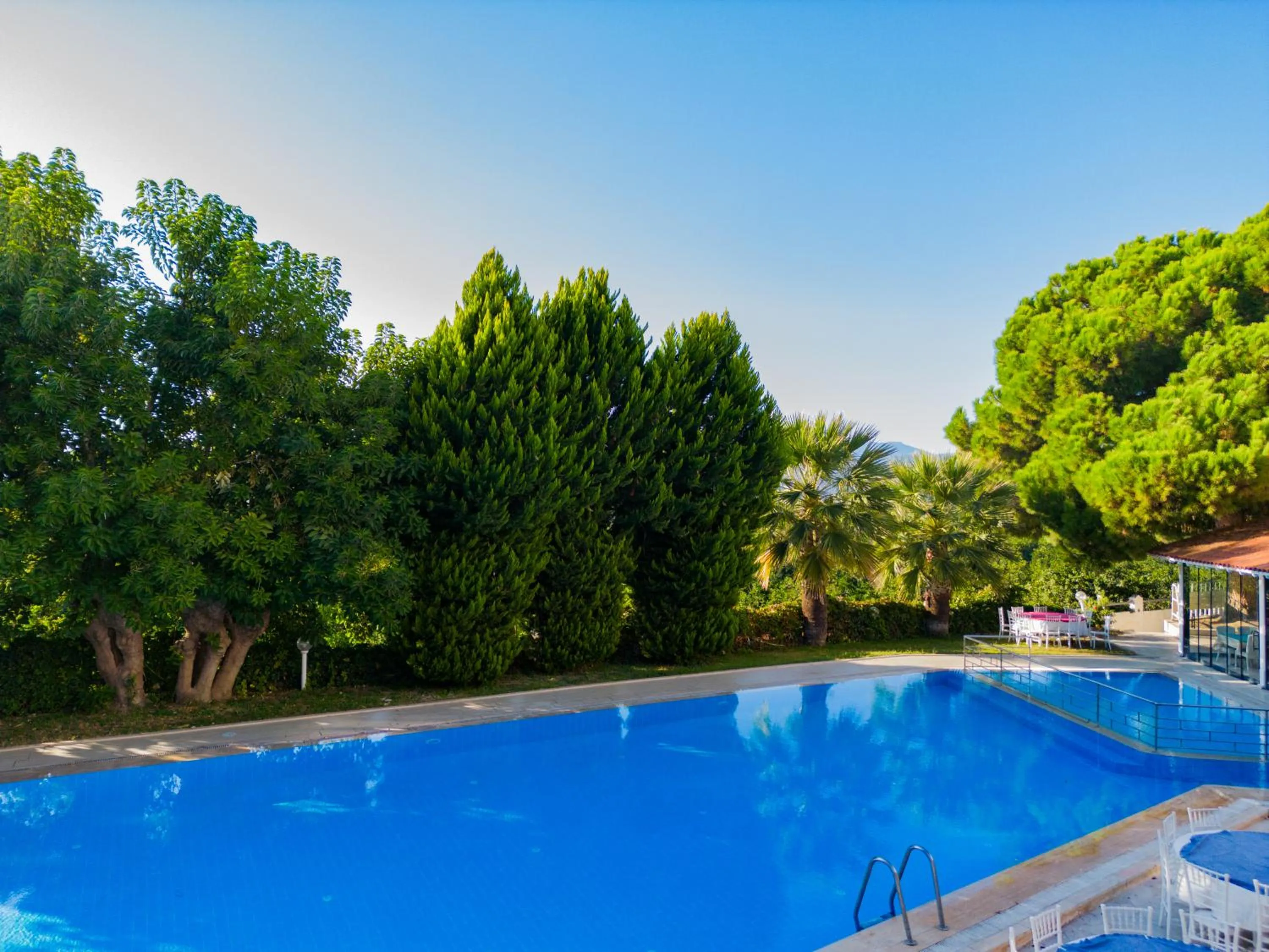 Garden in Ephesus Hitit Hotel restaurant