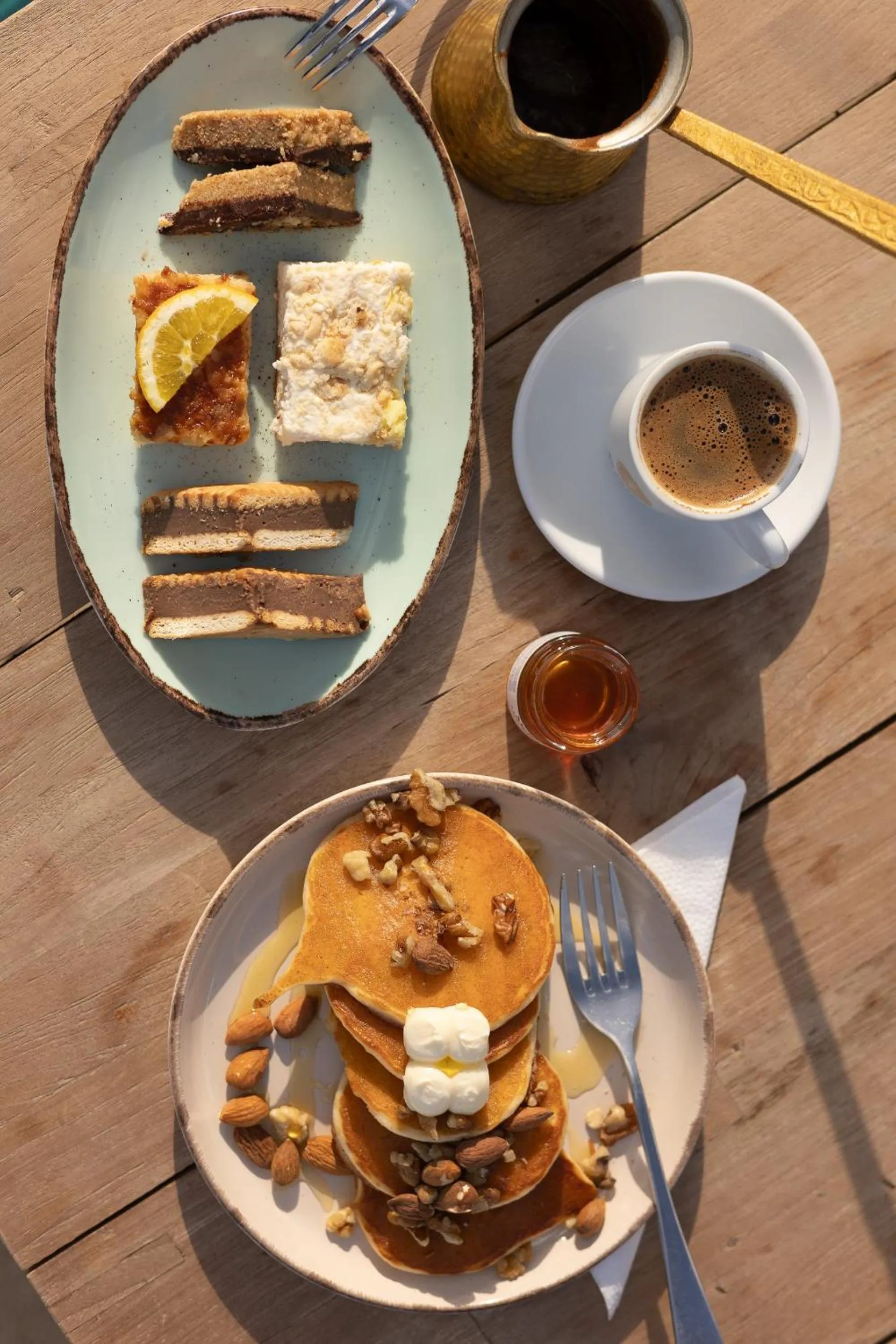 Restaurant/places to eat in Oasis Beach Hotel