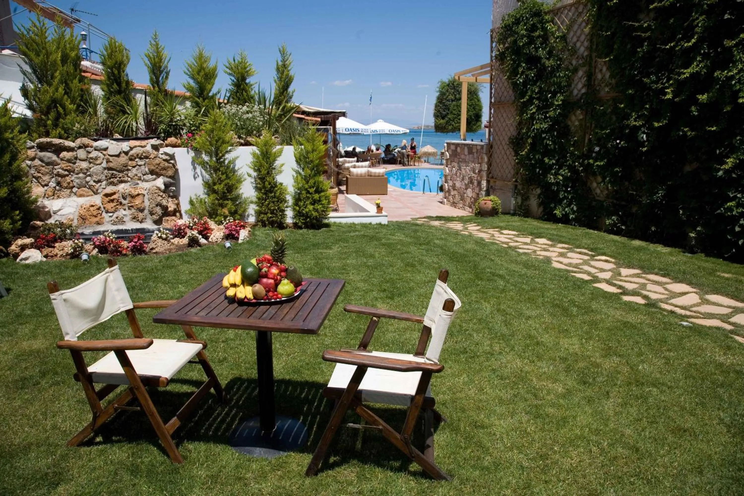 Garden in Oasis Beach Hotel