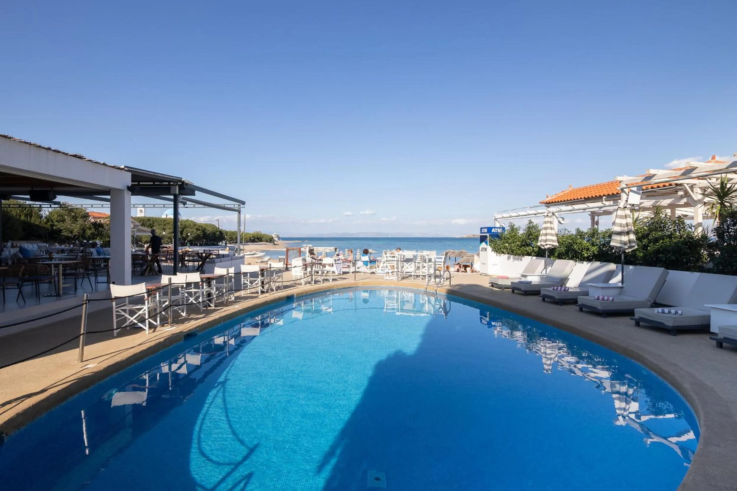 Restaurant/places to eat in Oasis Beach Hotel