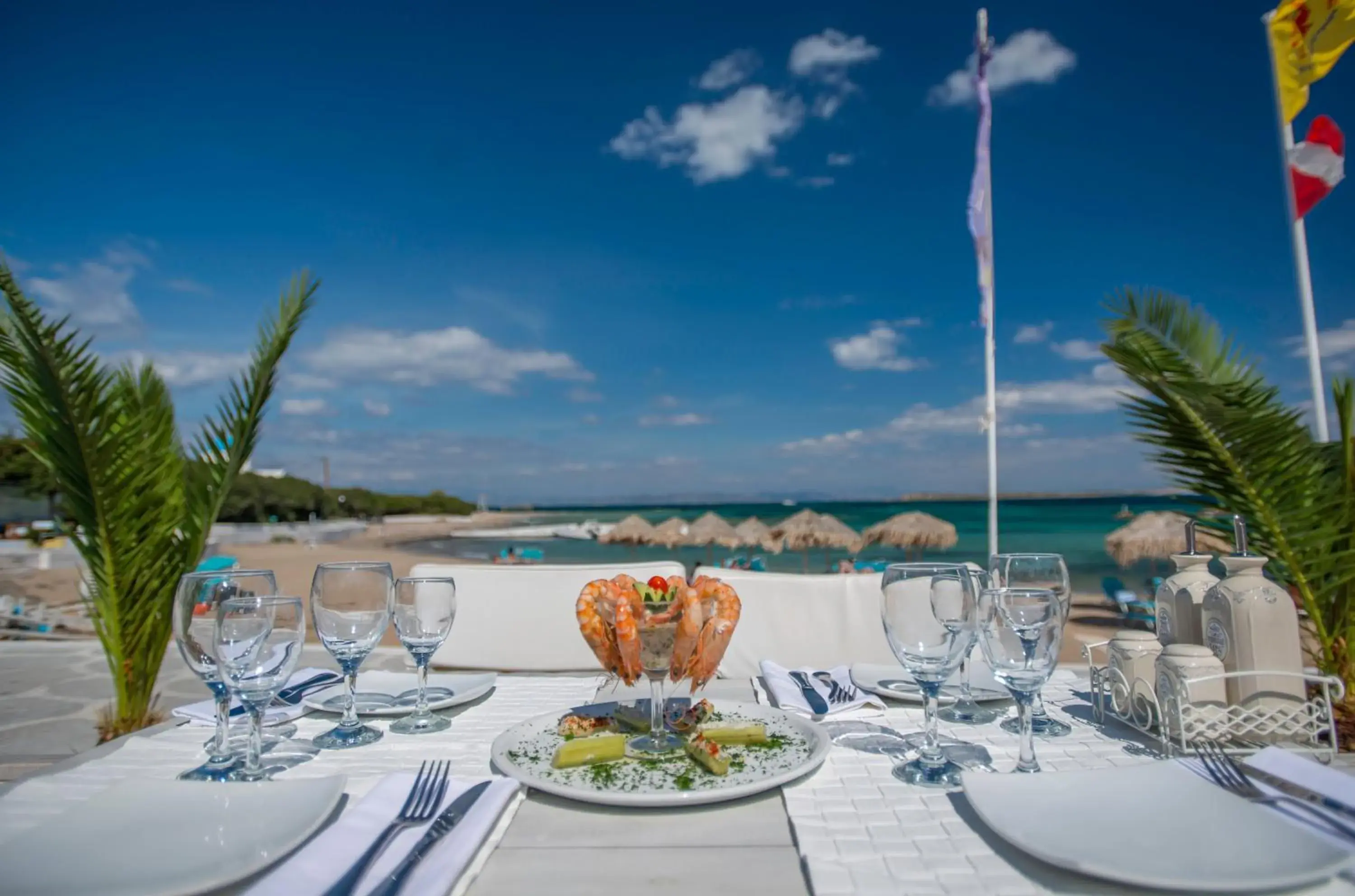 Restaurant/places to eat in Oasis Beach Hotel Restaurant/places to eat in Oasis Beach Hotel