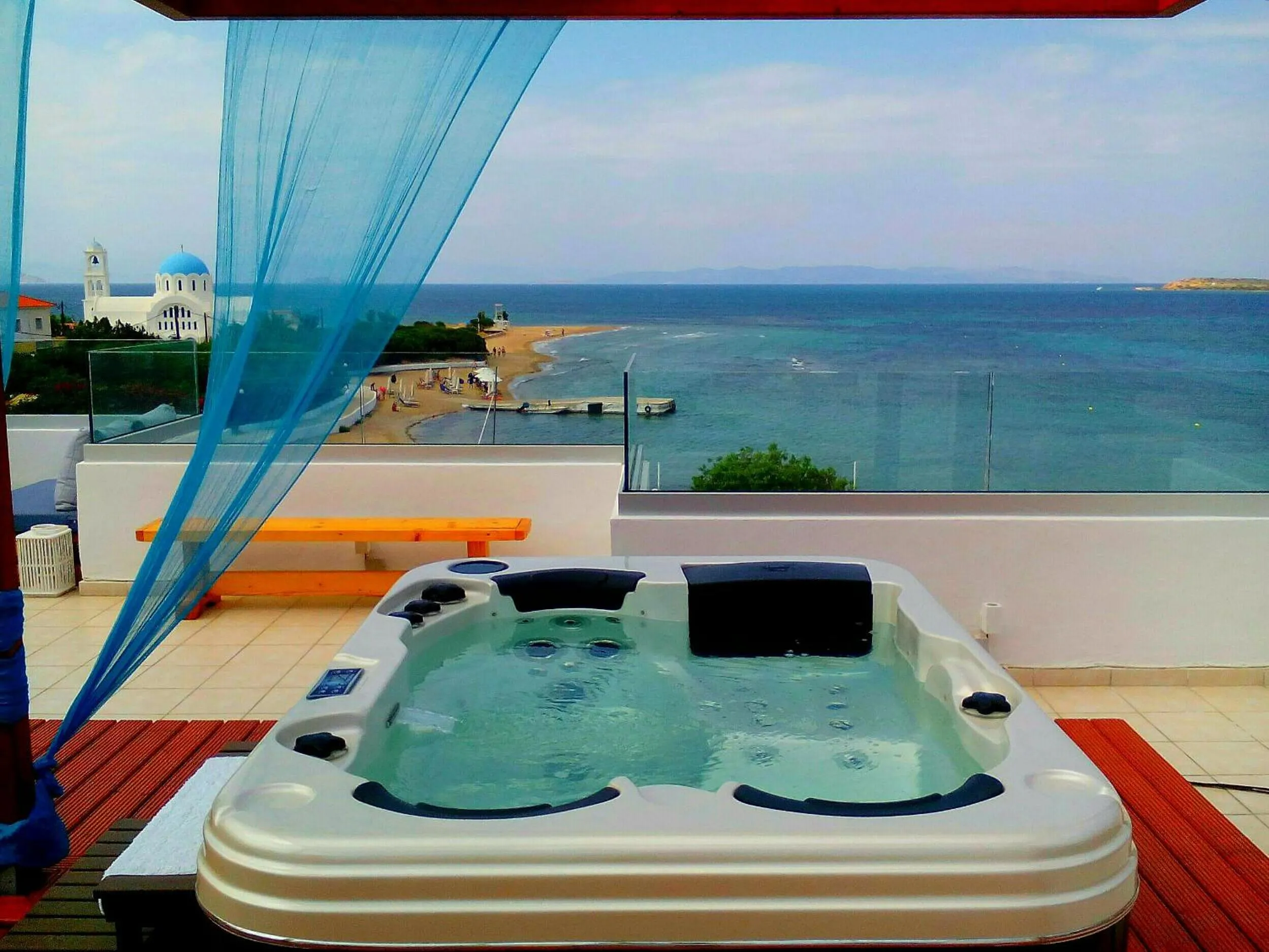 Hot Tub in Oasis Beach Hotel