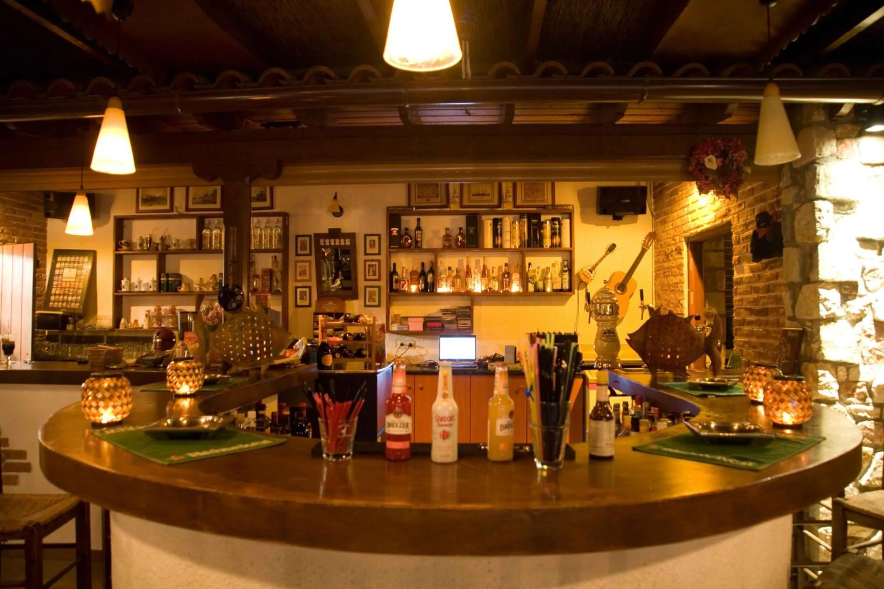 Lounge or bar in Oasis Beach Hotel