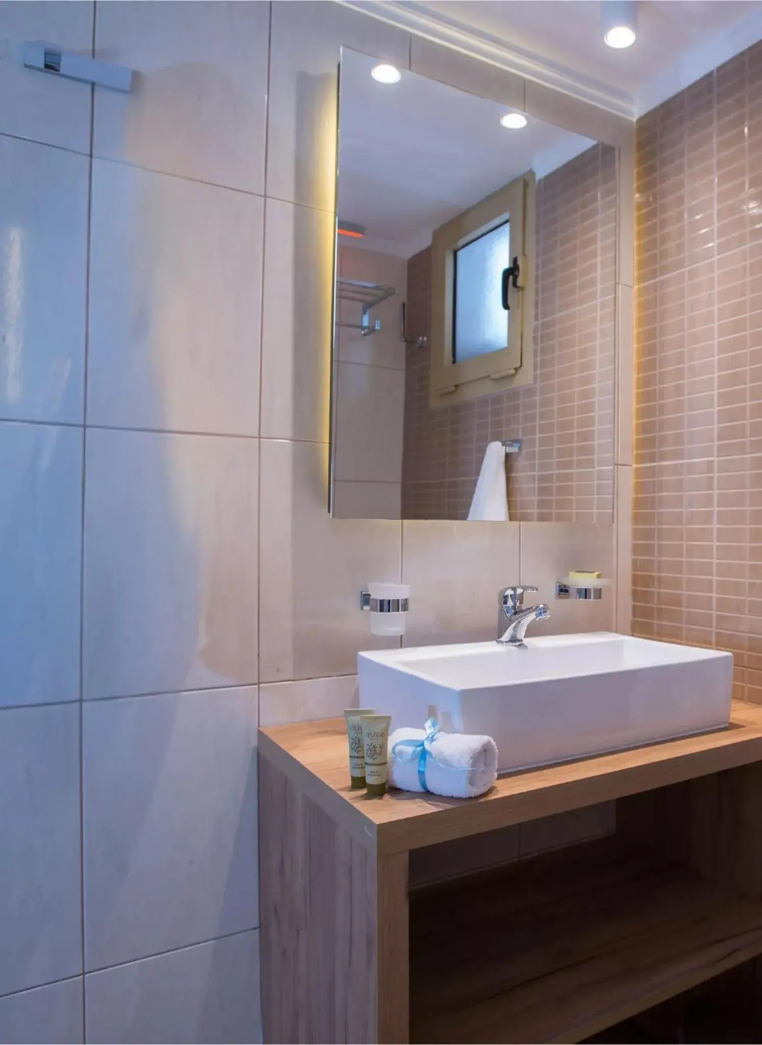 Classic Double Room in Oasis Beach Hotel Classic Double Room in Oasis Beach Hotel