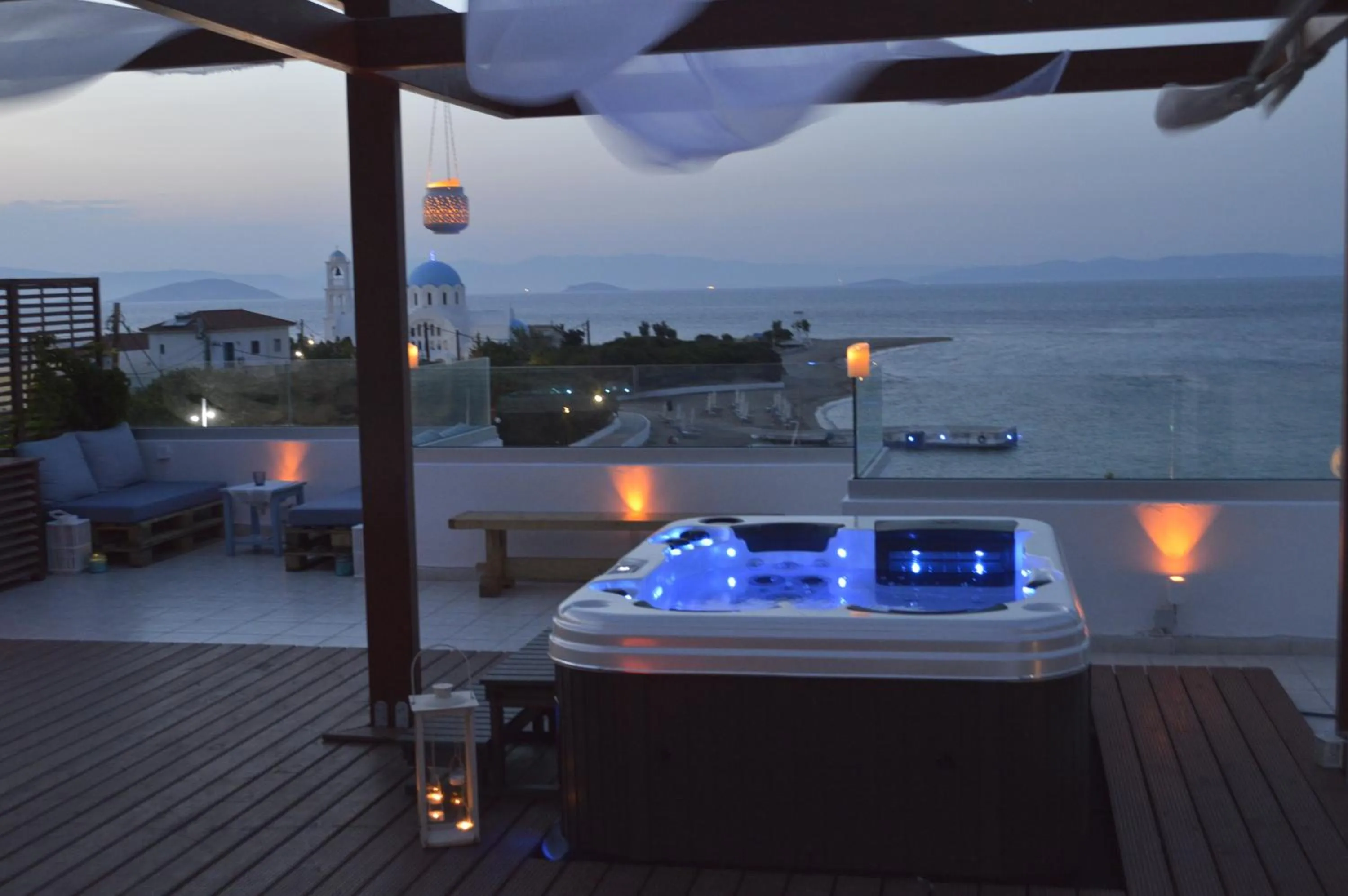 Hot Tub in Oasis Beach Hotel