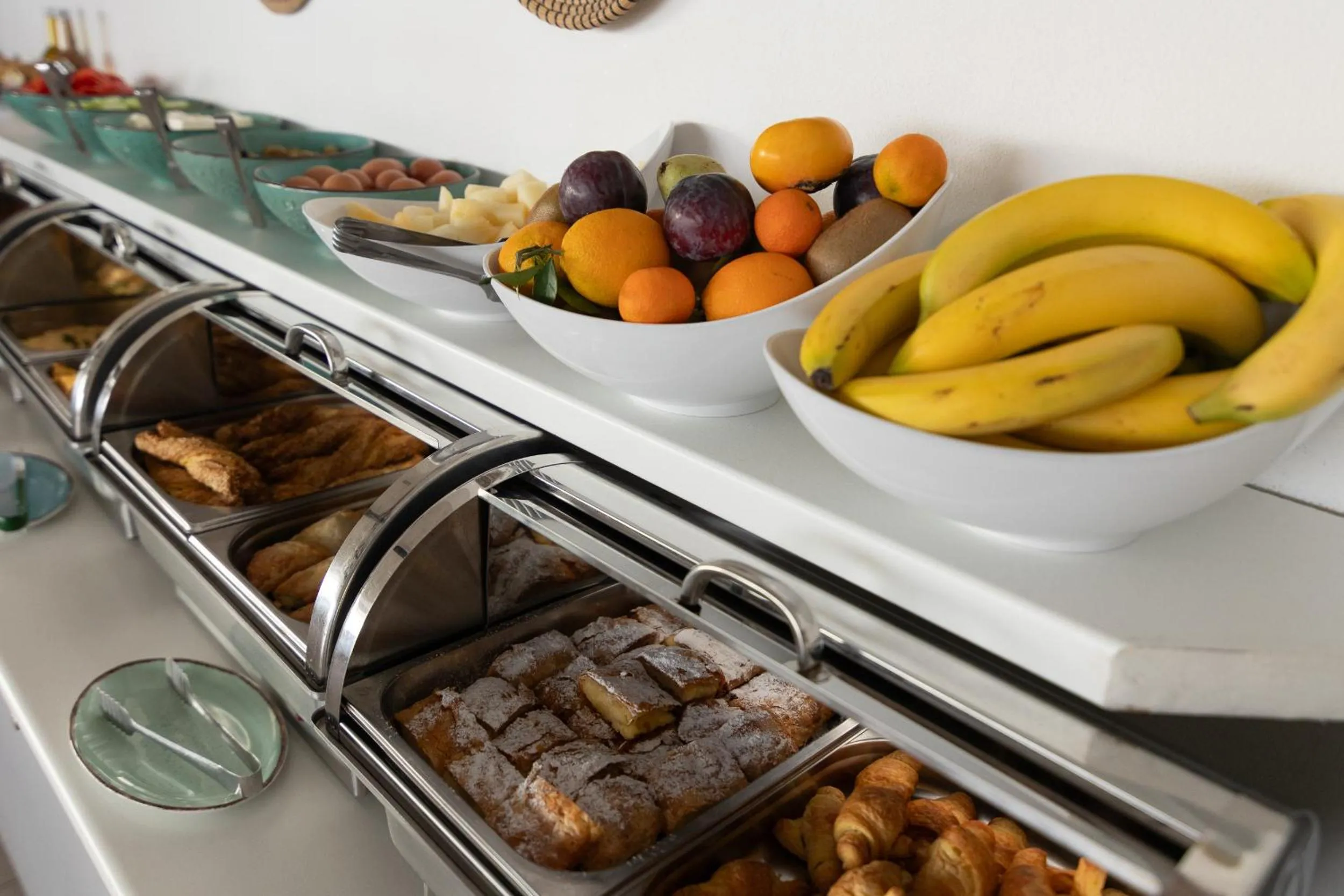 Coffee/tea facilities in Oasis Beach Hotel