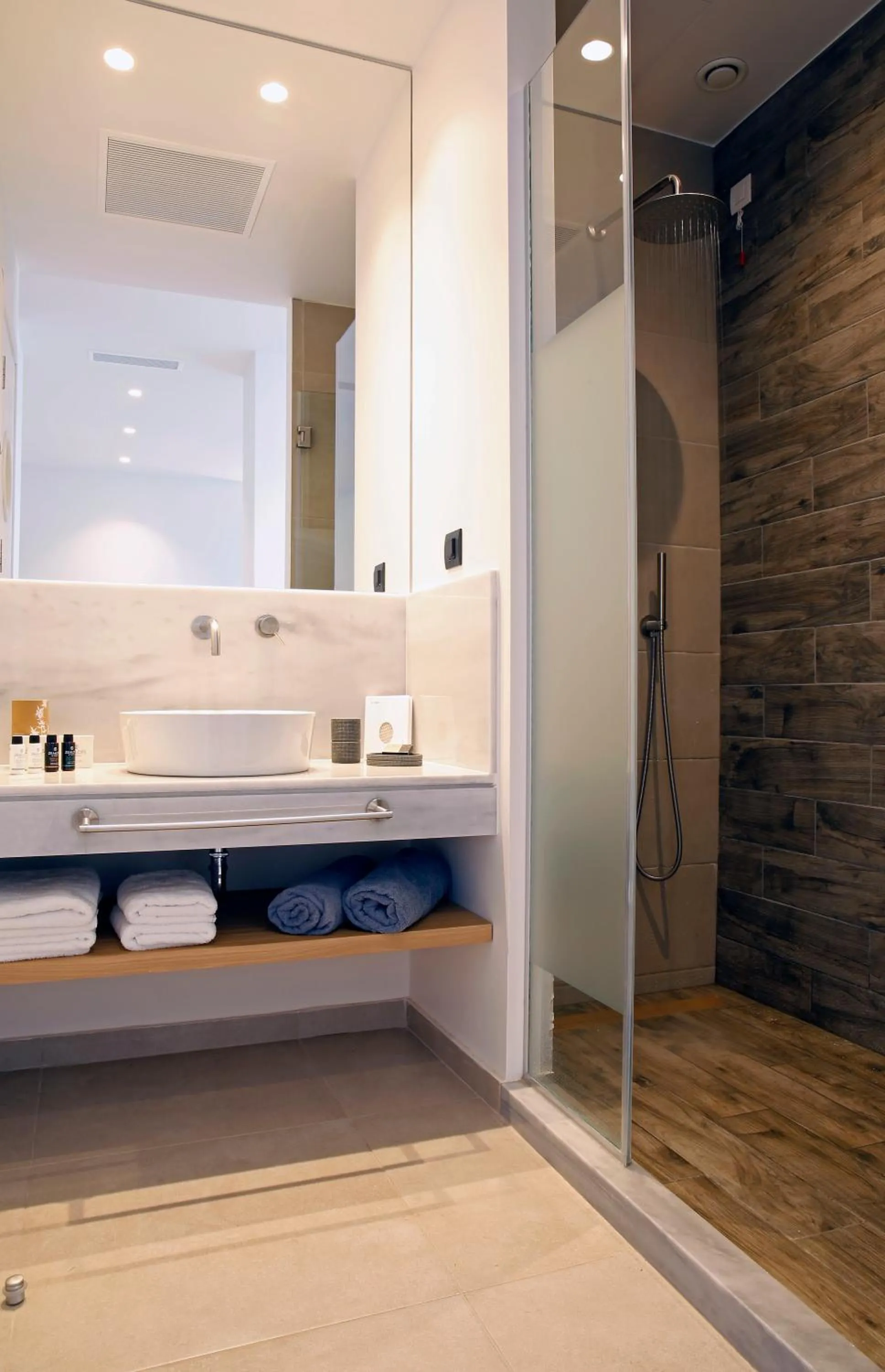 Bathroom in Oasis Beach Hotel