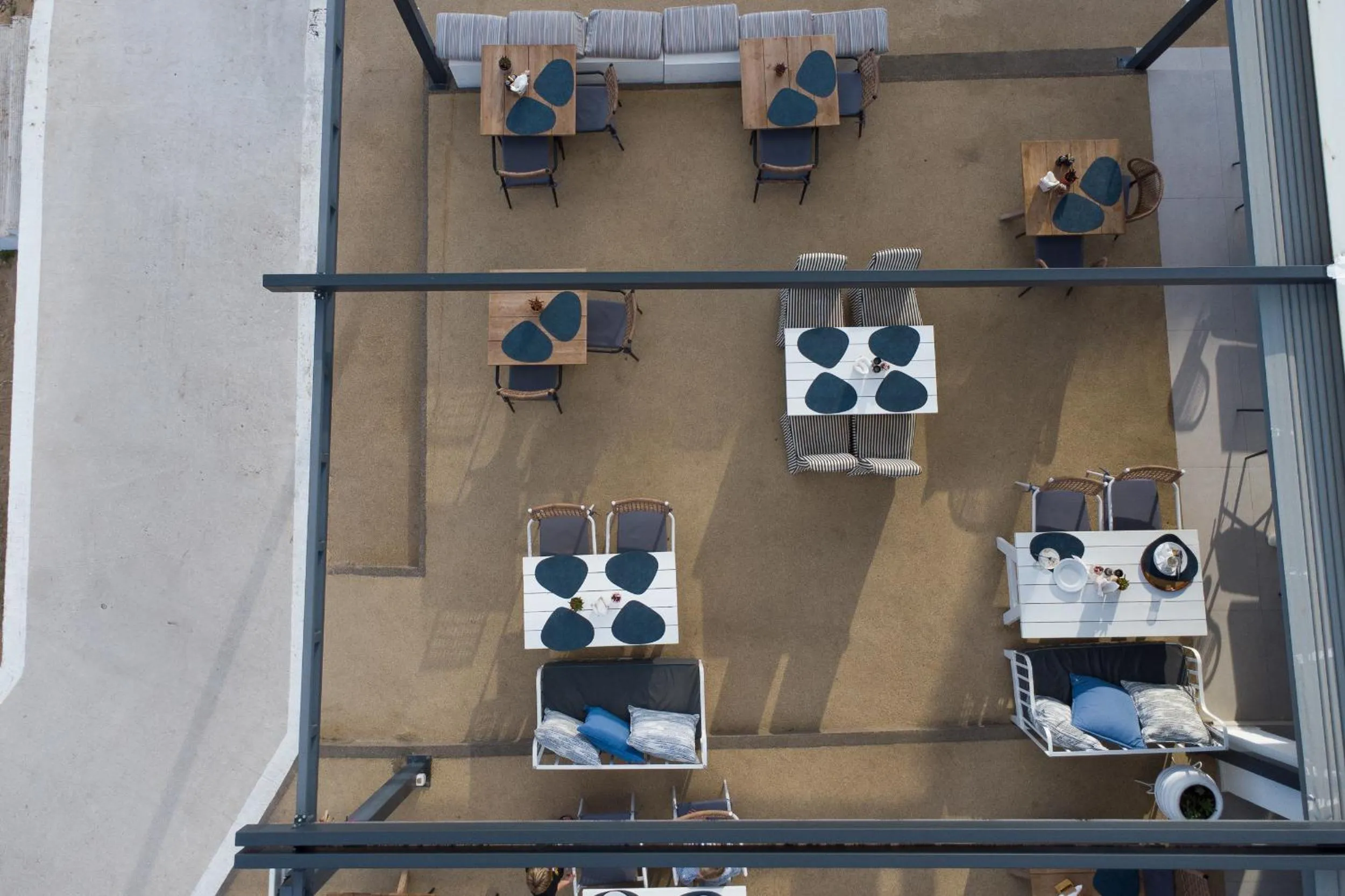 Restaurant/places to eat in Oasis Beach Hotel