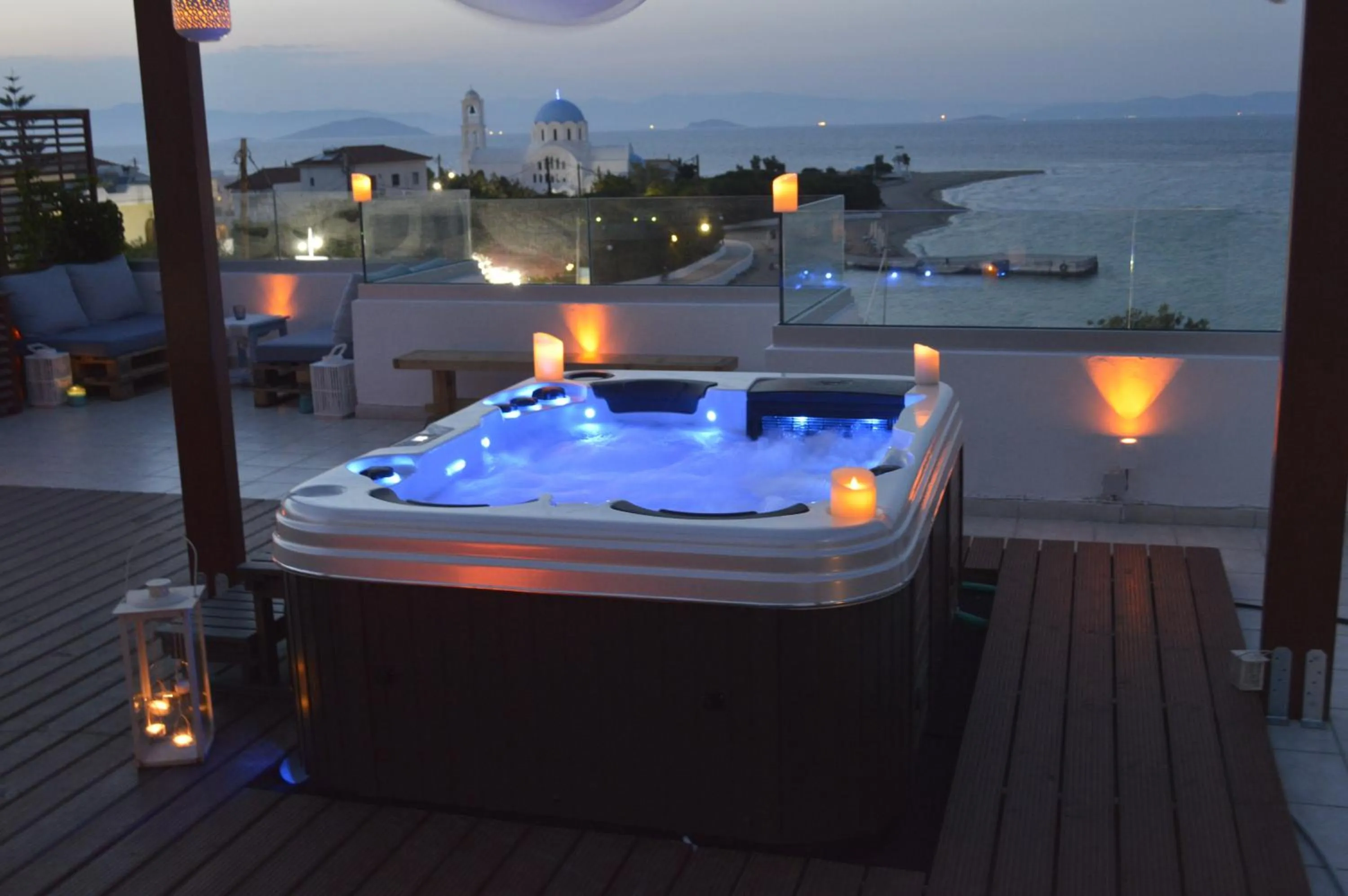 Hot Tub in Oasis Beach Hotel