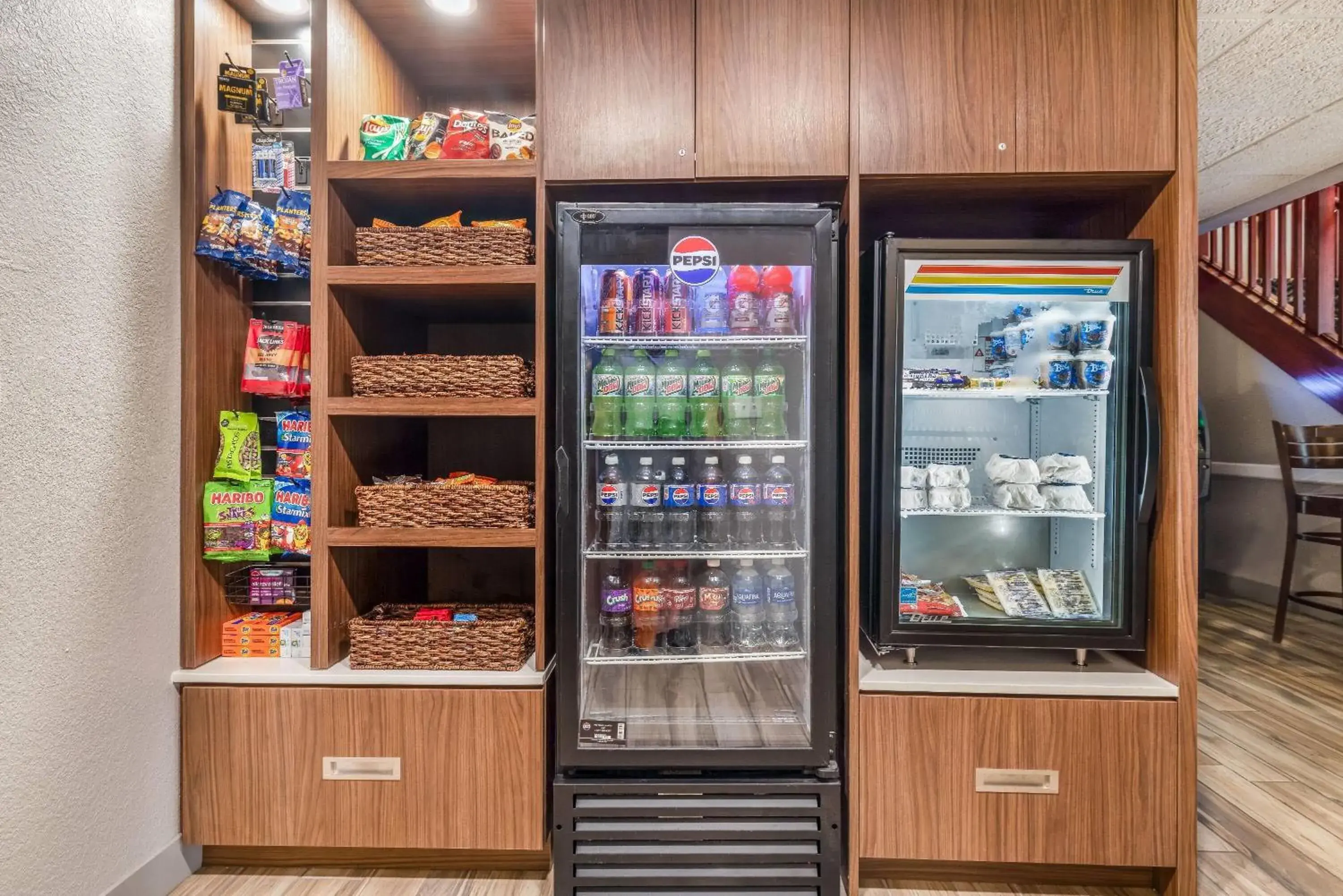 Food and drinks in AmericInn by Wyndham Mounds View Minneapolis Food and drinks in AmericInn by Wyndham Mounds View Minneapolis