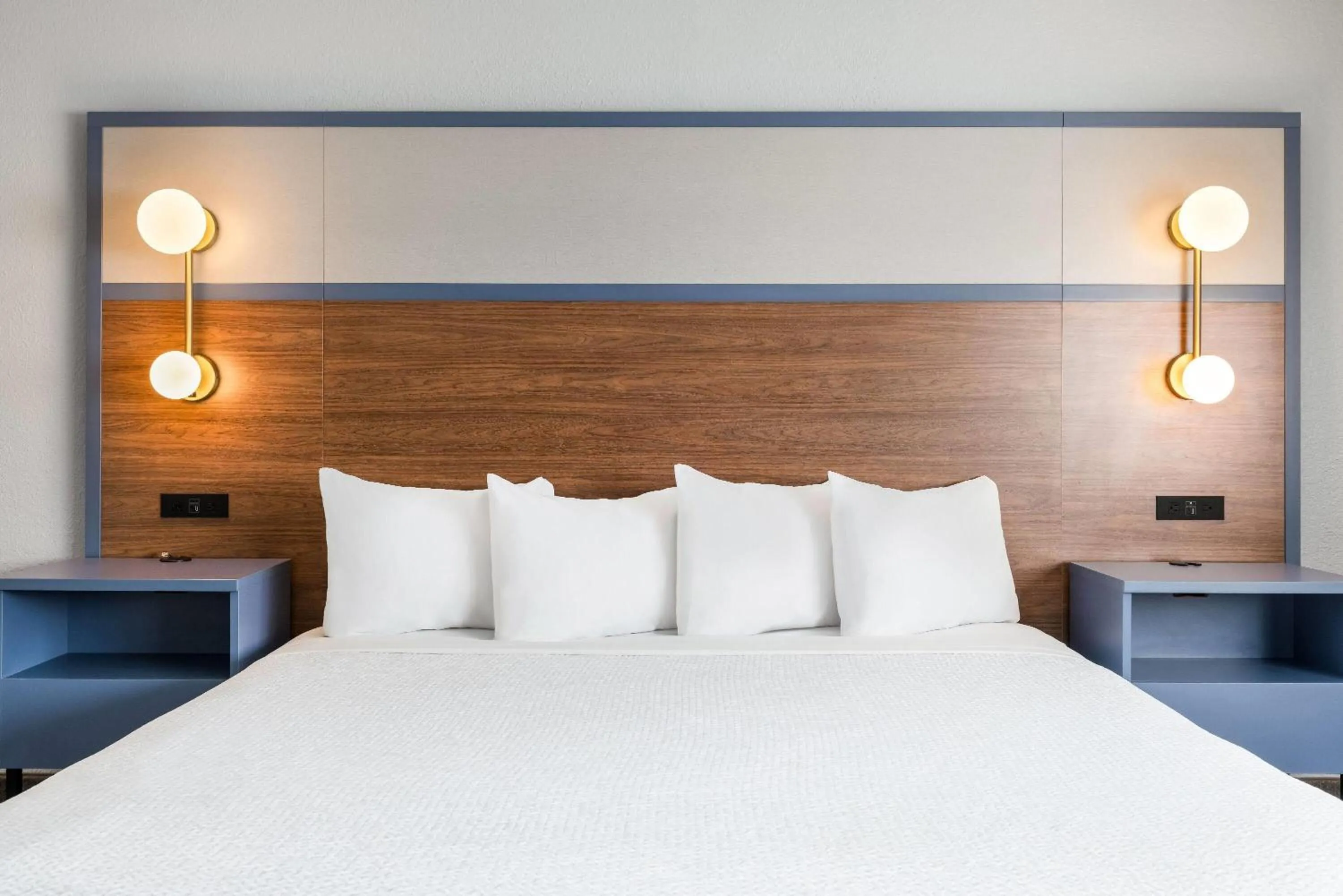 Bed in AmericInn by Wyndham Mounds View Minneapolis