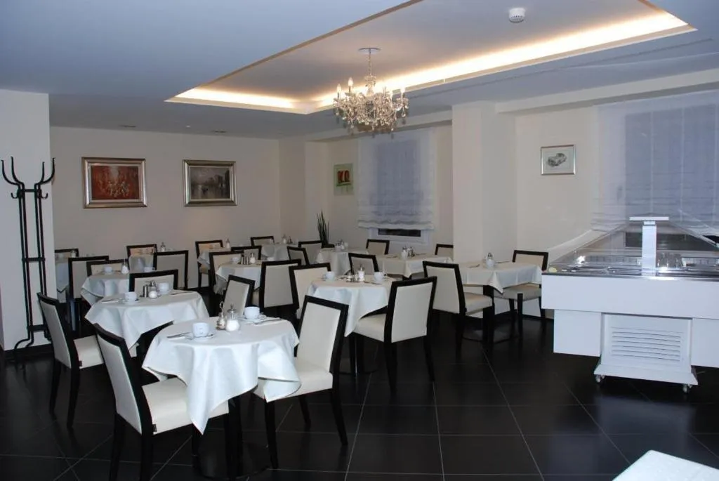 Restaurant/places to eat in Hotel Hamann