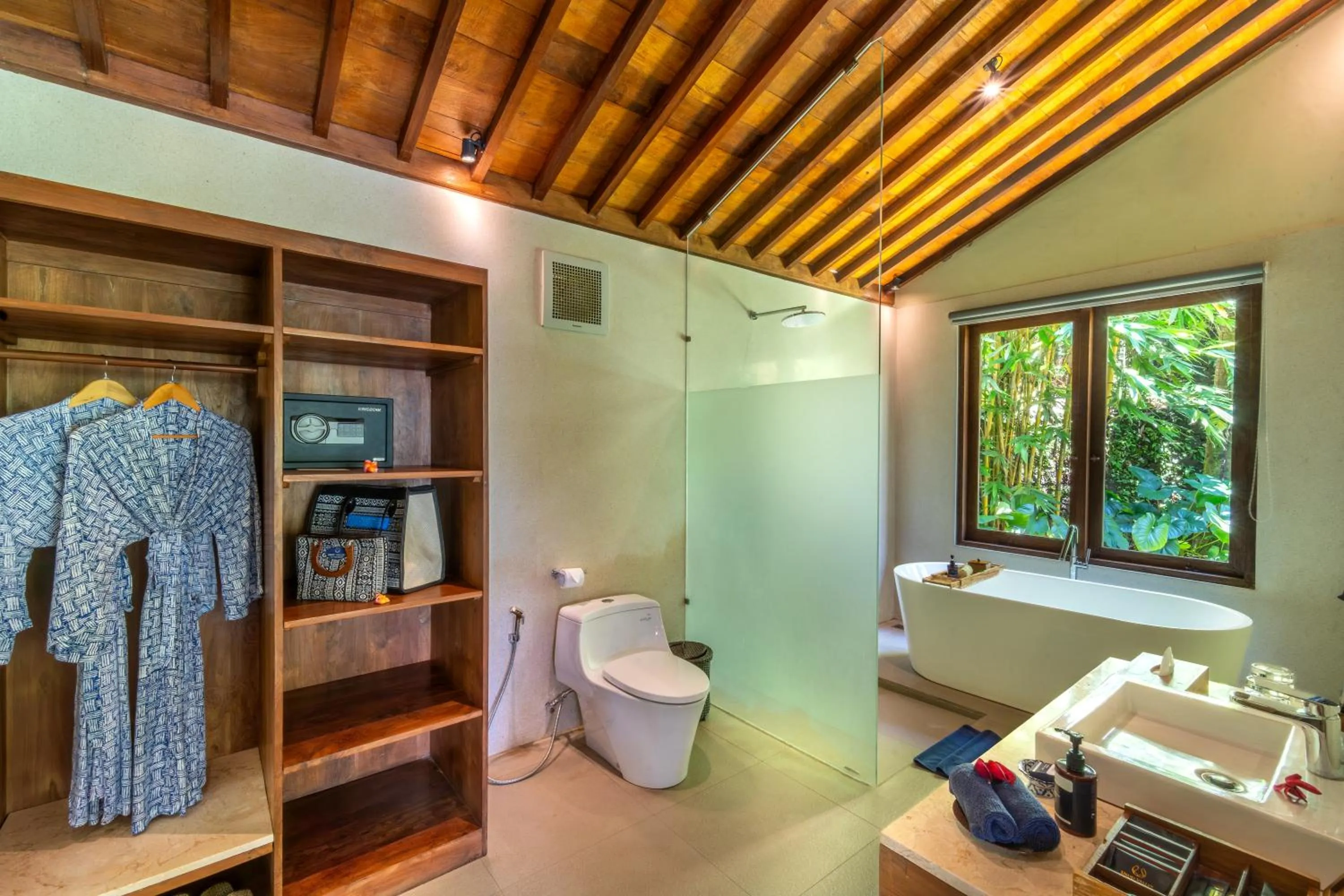 Toilet in Ubud Valley Boutique Resort
