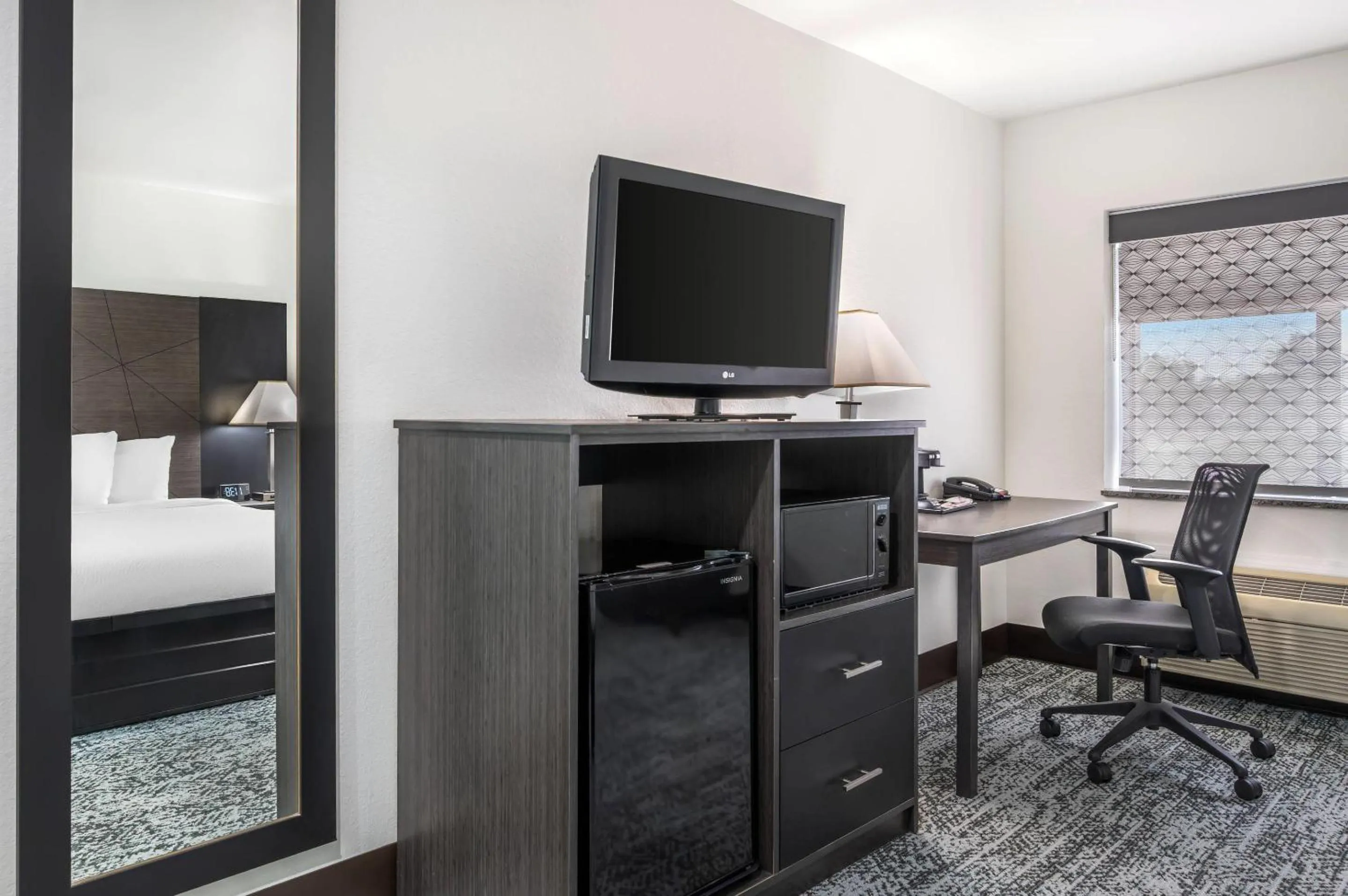 Bedroom, Bed in Sleep Inn