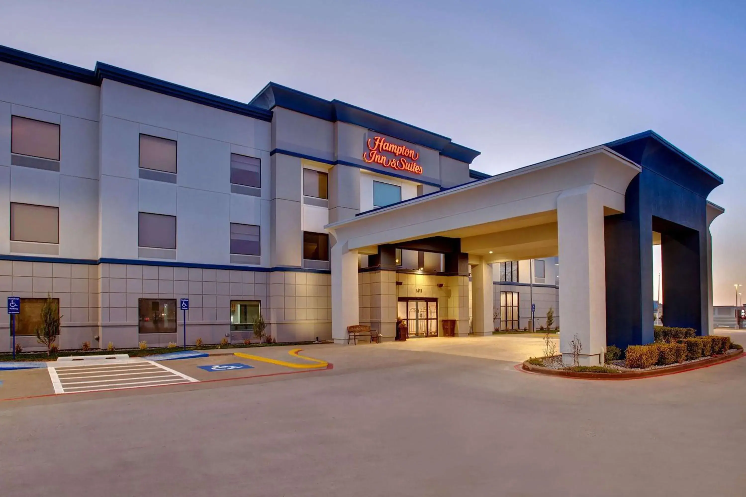 Property building in Hampton Inn & Suites Borger Property building in Hampton Inn & Suites Borger