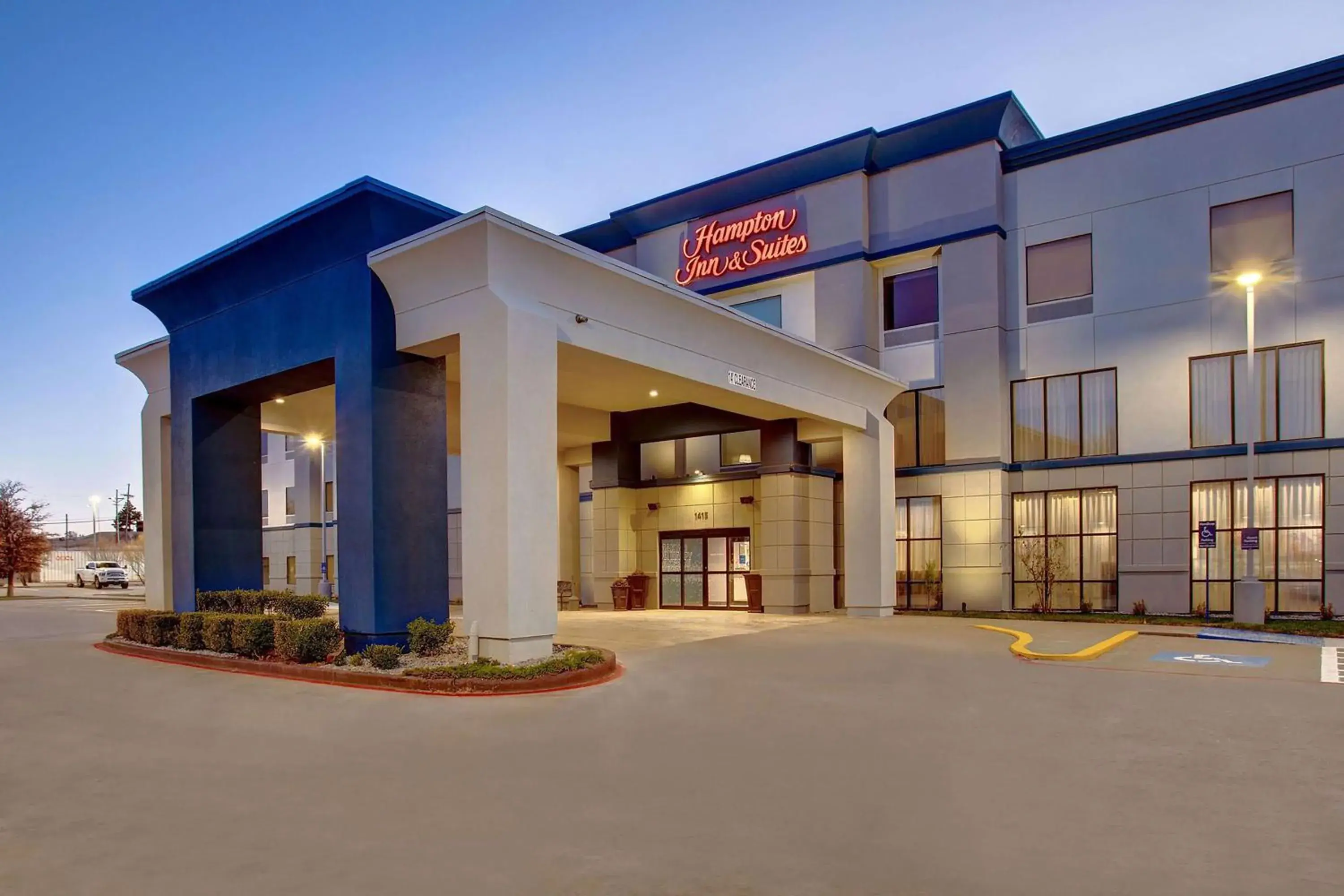 Property building in Hampton Inn & Suites Borger Property building in Hampton Inn & Suites Borger