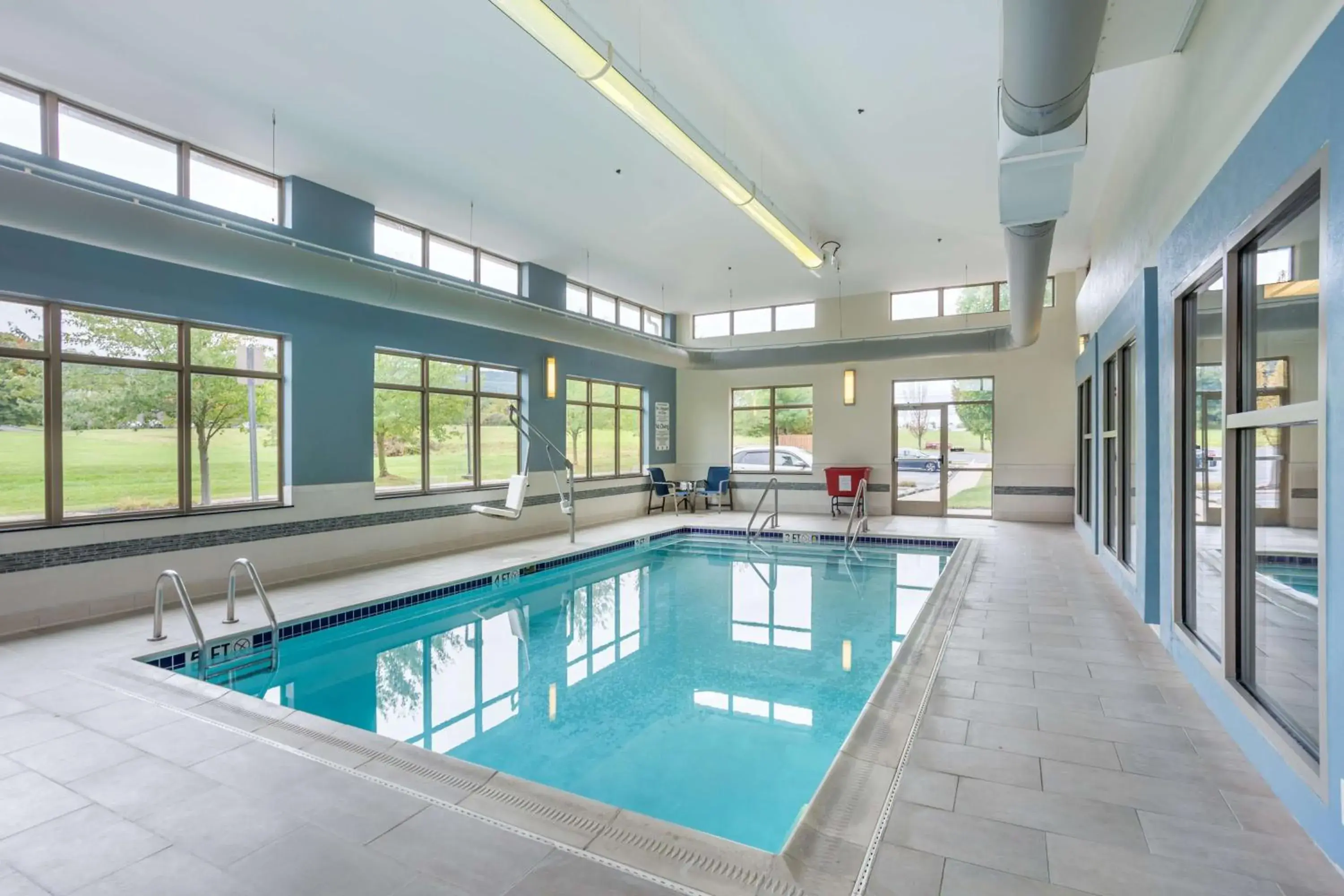 Pool view in Best Western PLUS University Park Inn & Suites Pool view in Best Western PLUS University Park Inn & Suites