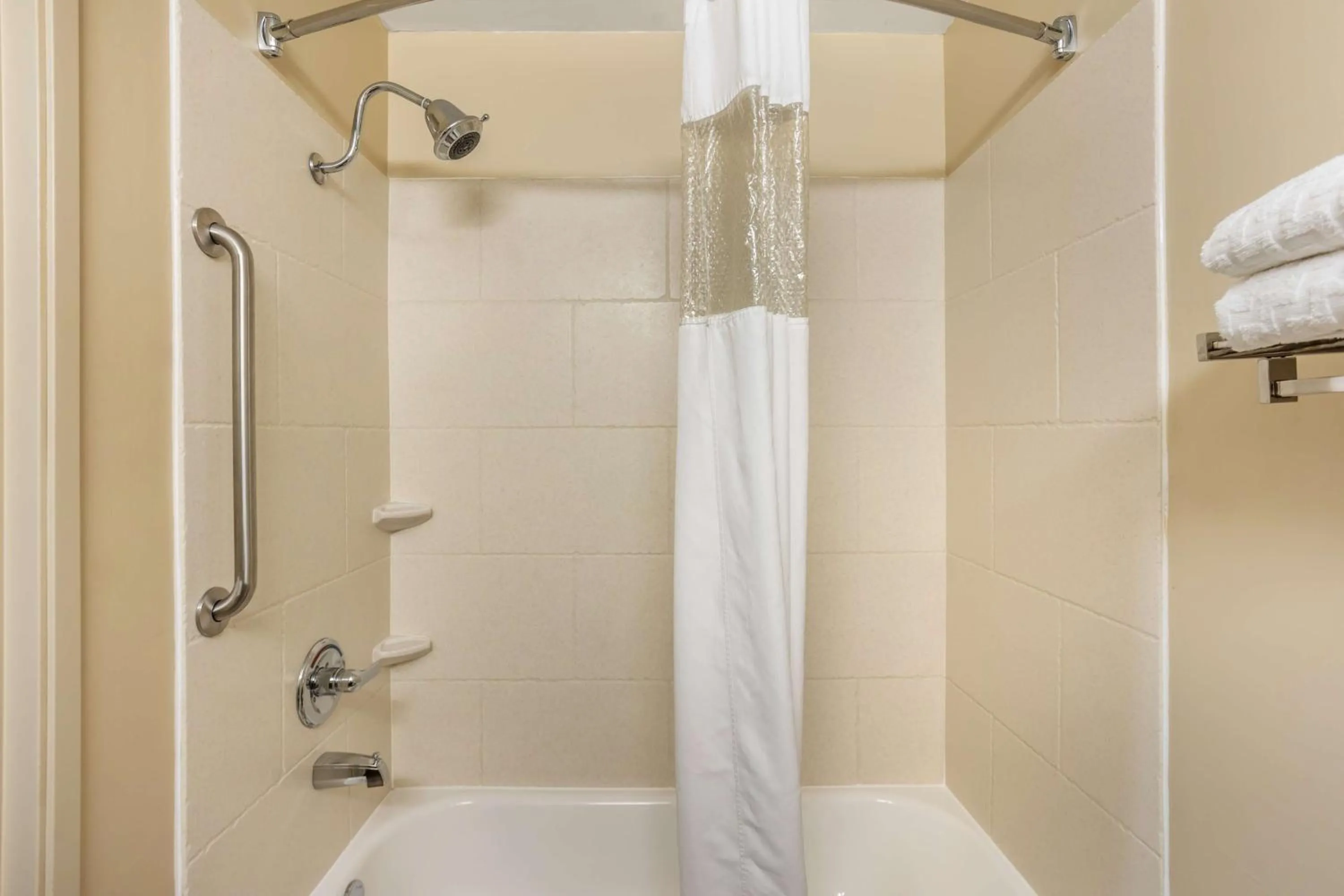 Bathroom in Best Western PLUS University Park Inn & Suites