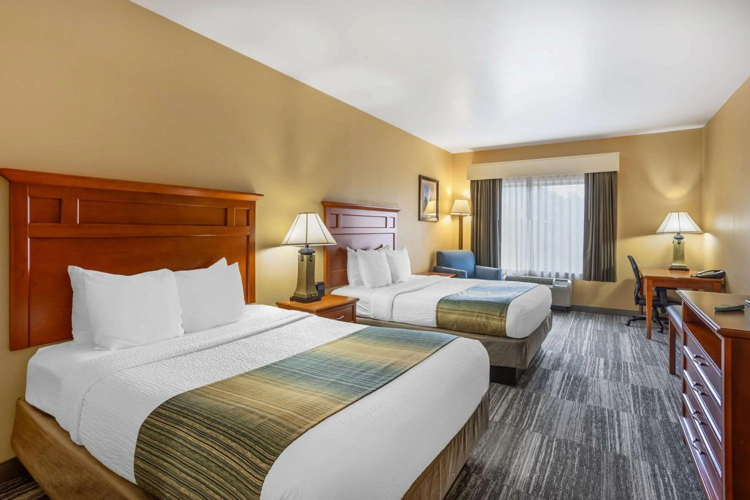 Bedroom, Bed in Best Western PLUS University Park Inn & Suites