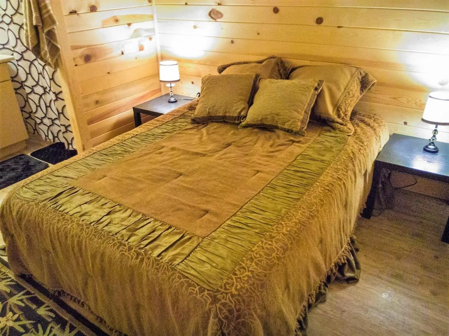 Bed in Zion’s Cozy Cabin's