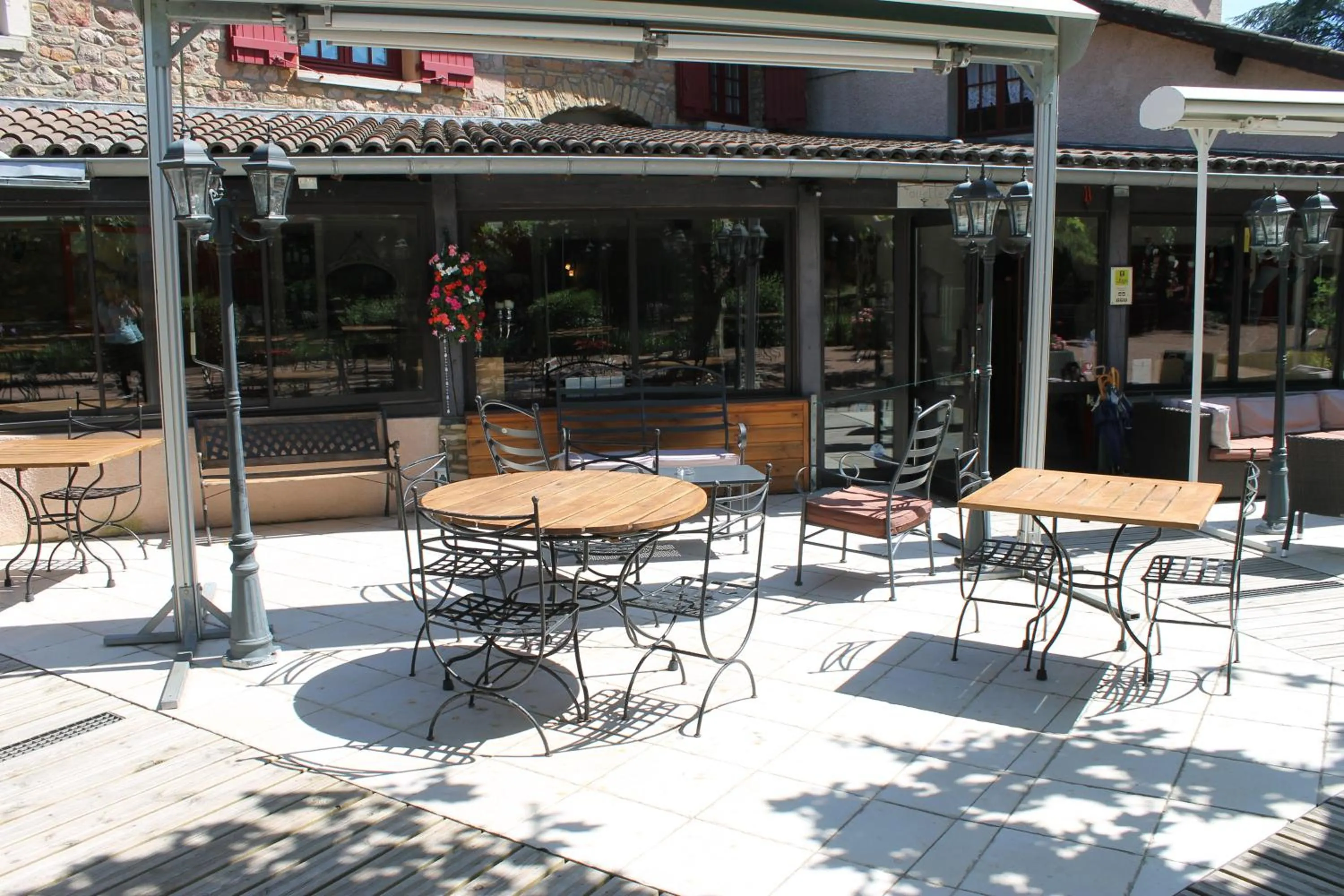 Patio in Hôtel Restaurant Le Moulin de Saint Verand