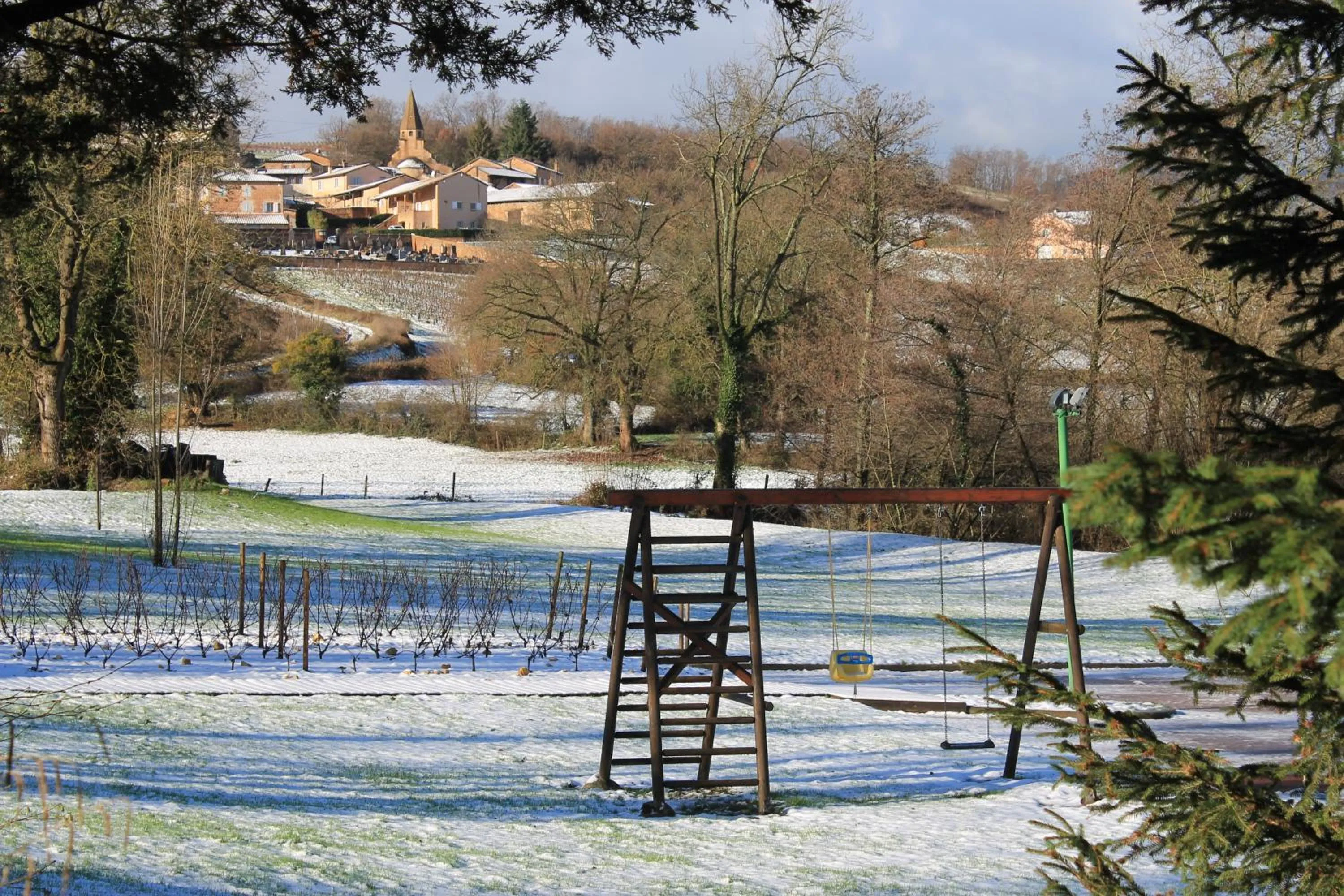 Garden in Hôtel Restaurant Le Moulin de Saint Verand