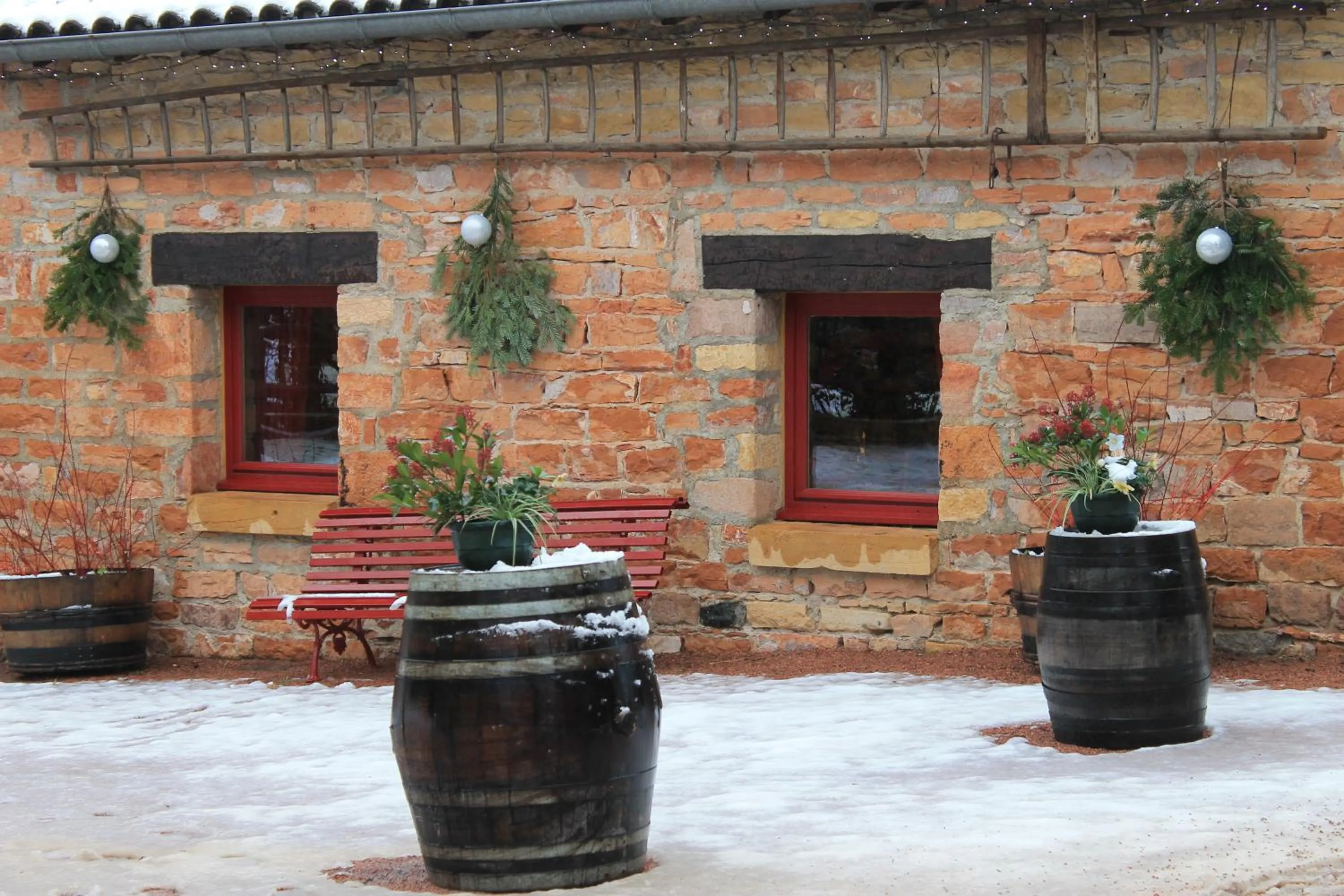 Facade/entrance in Hôtel Restaurant Le Moulin de Saint Verand
