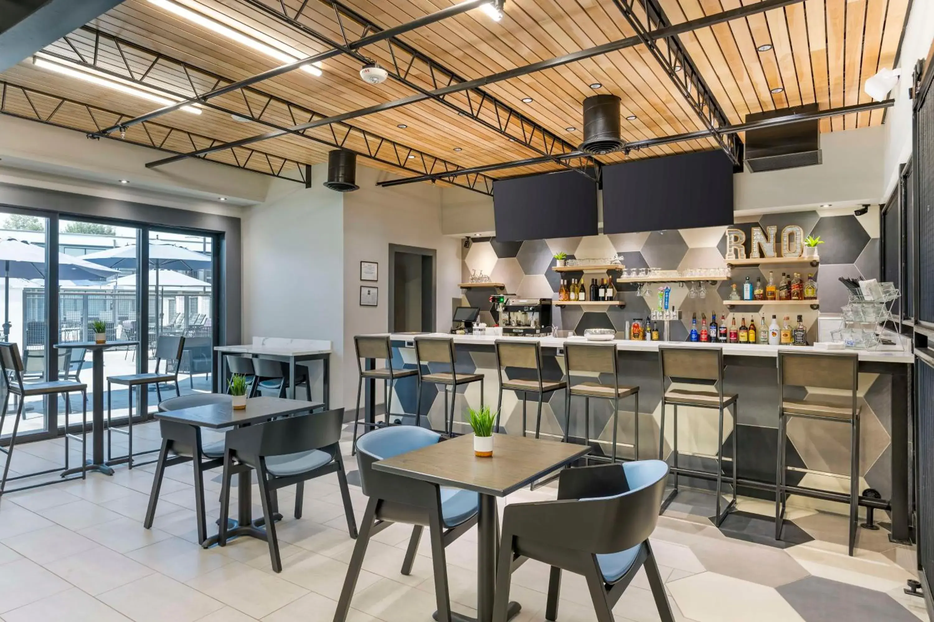 Lounge or bar in Aiden by Best Western South Reno Lounge or bar in Aiden by Best Western South Reno