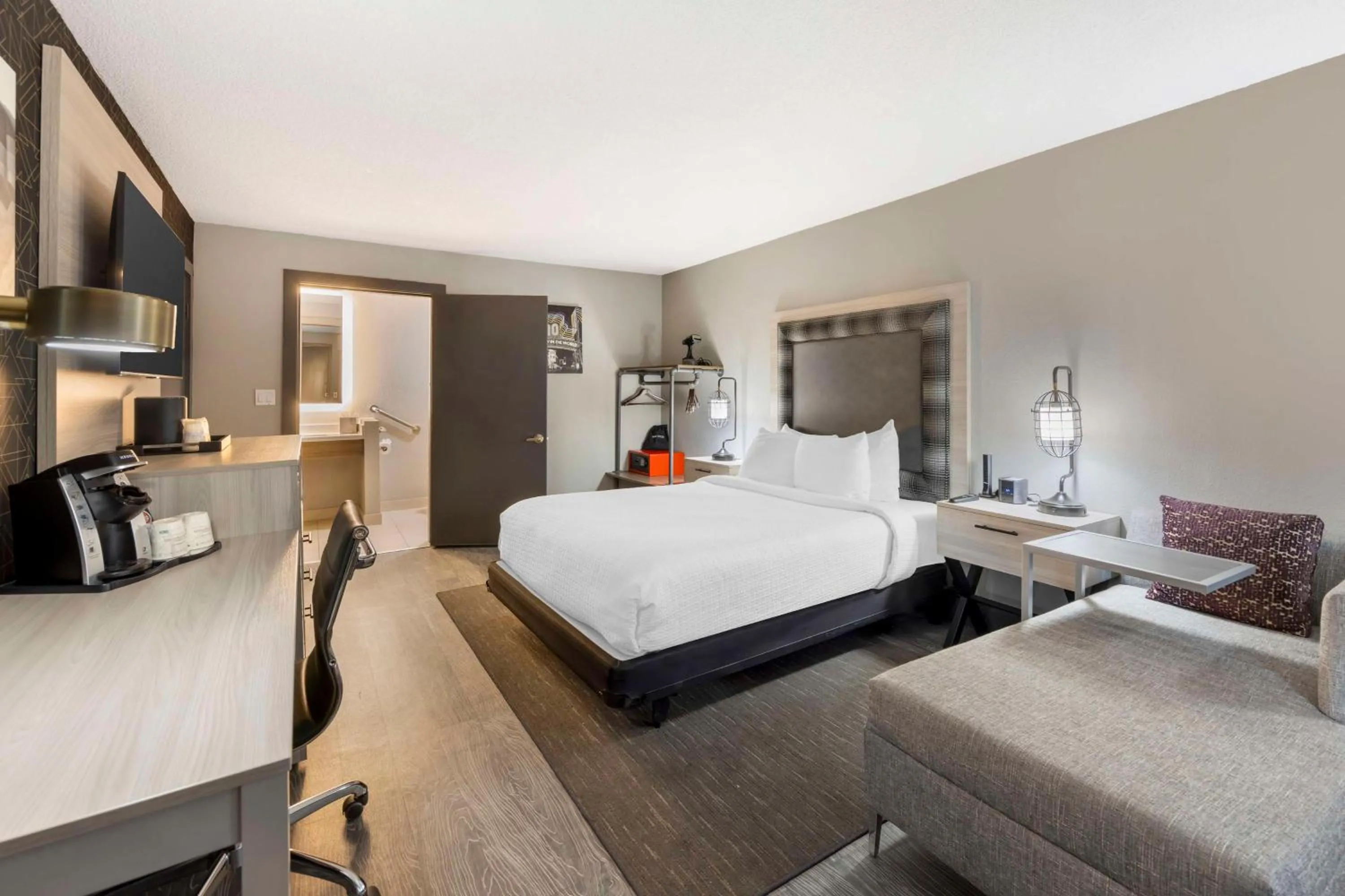 Bedroom, Bed in Aiden by Best Western South Reno