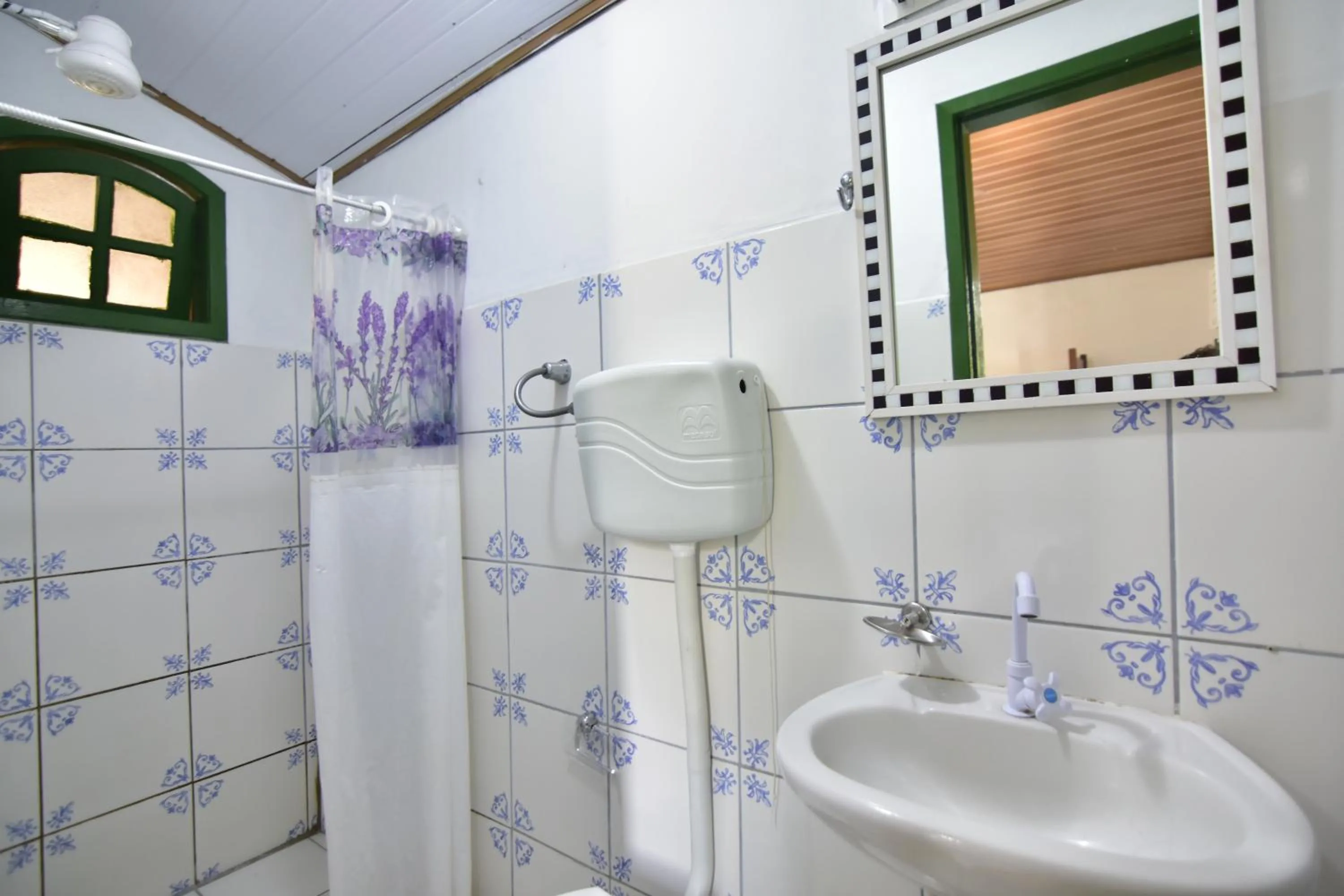 Bathroom in Pousada Villas Boas Arraial do Cabo