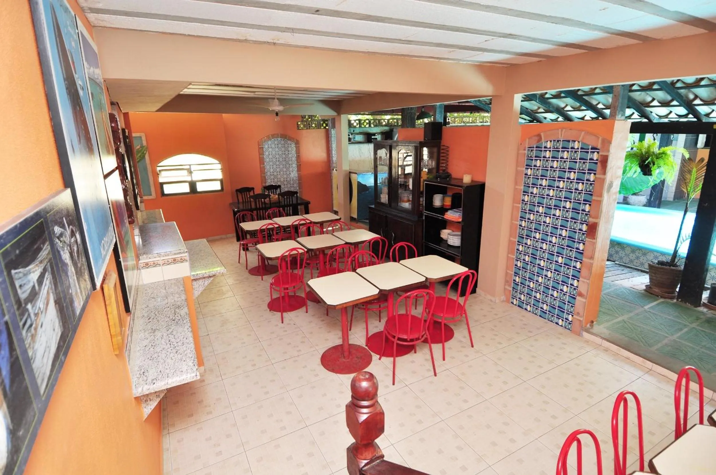 Communal kitchen in Pousada Villas Boas Arraial do Cabo