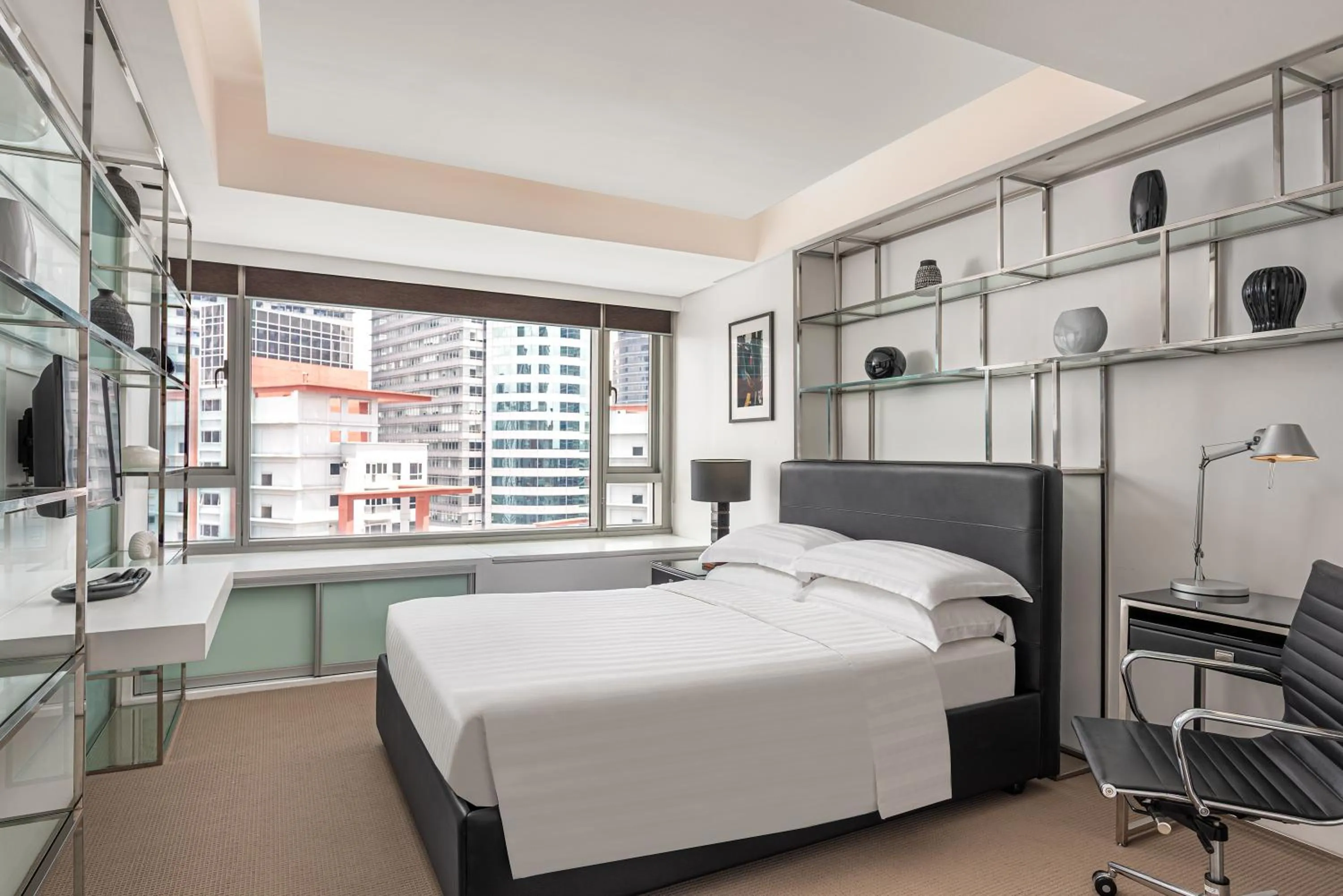 Bedroom, Bed in The Alpha Suites