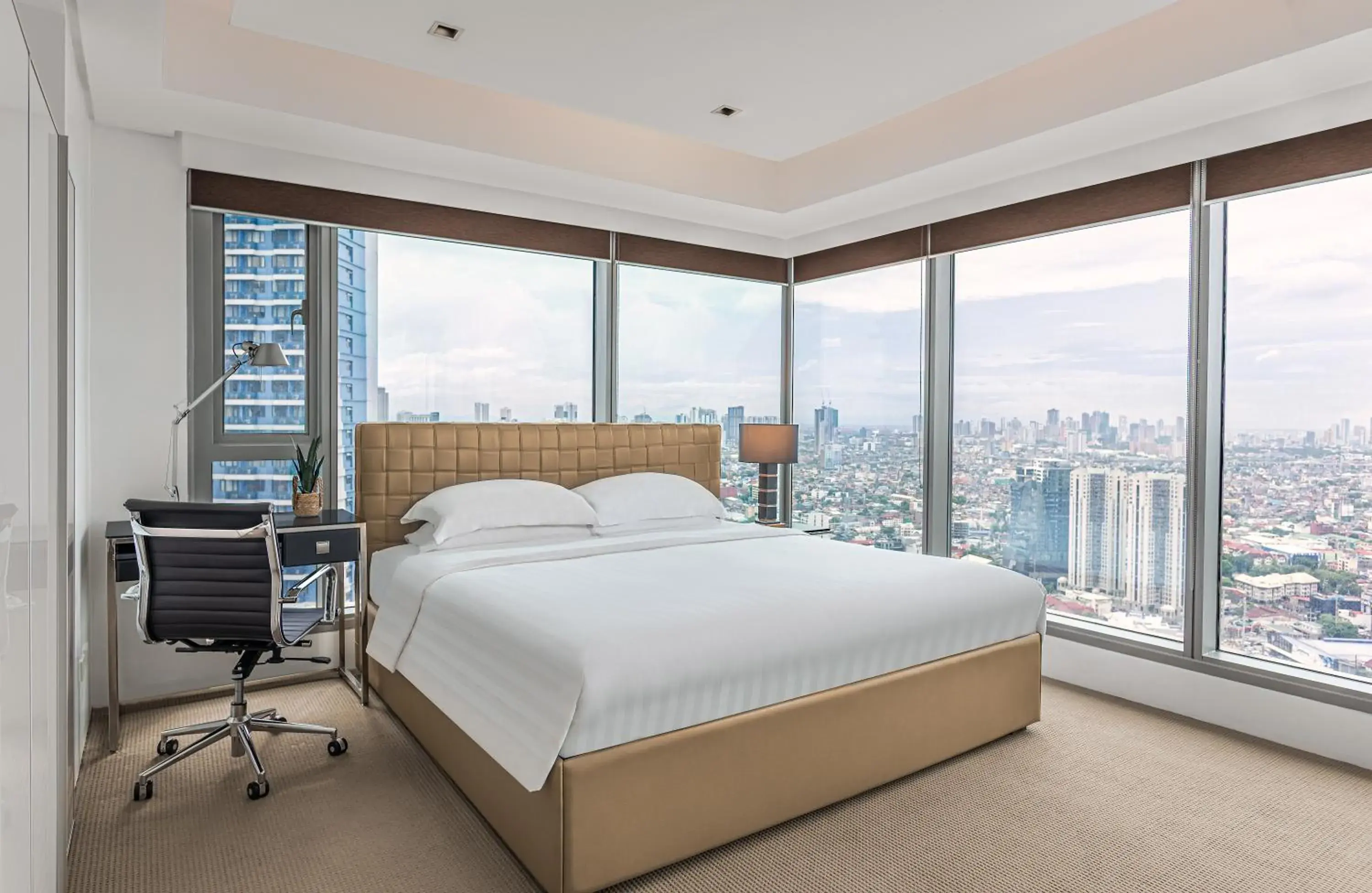 Bedroom, Bed in The Alpha Suites Bedroom, Bed in The Alpha Suites