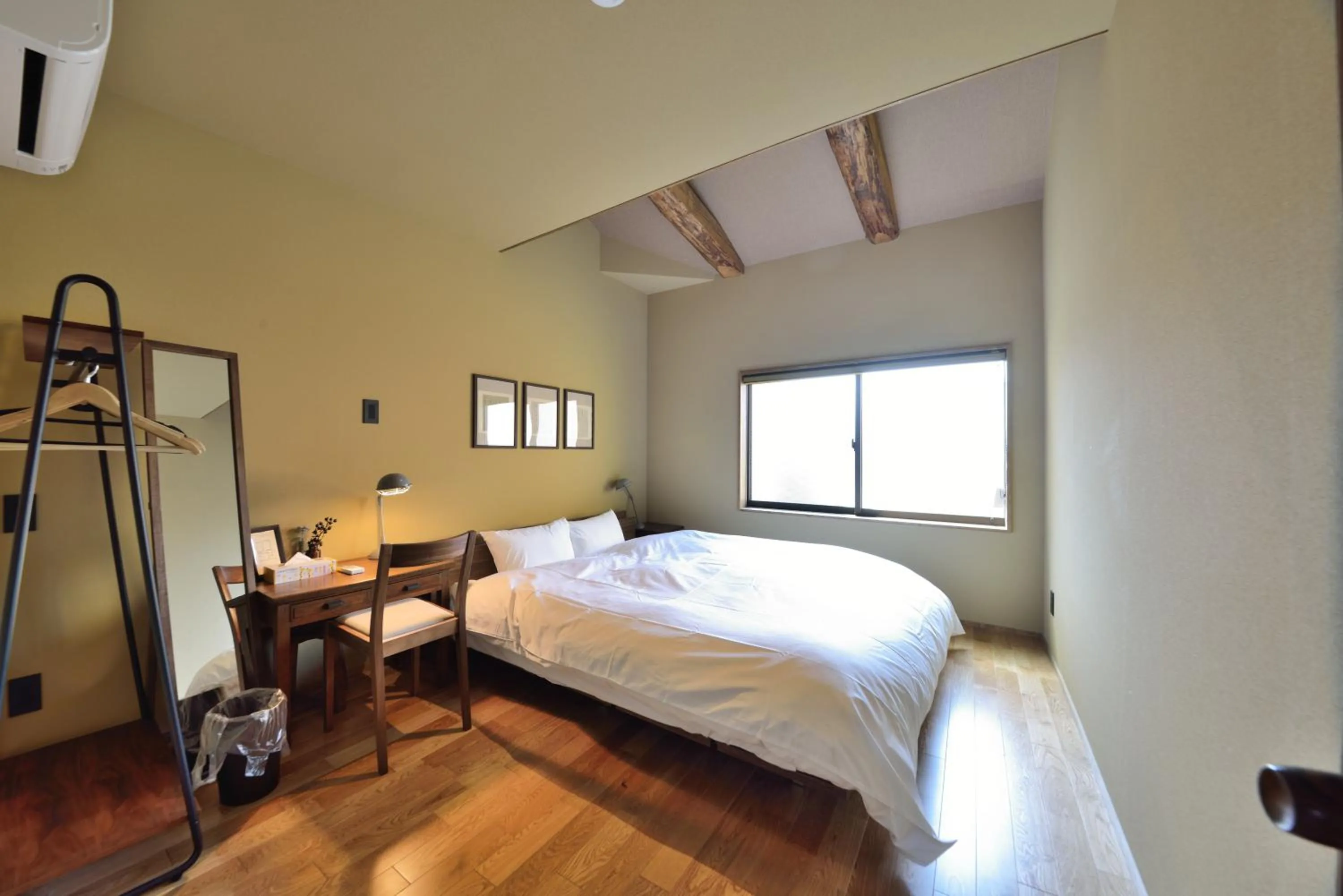 Bed in Luxury Machiya Takeya Nishijin