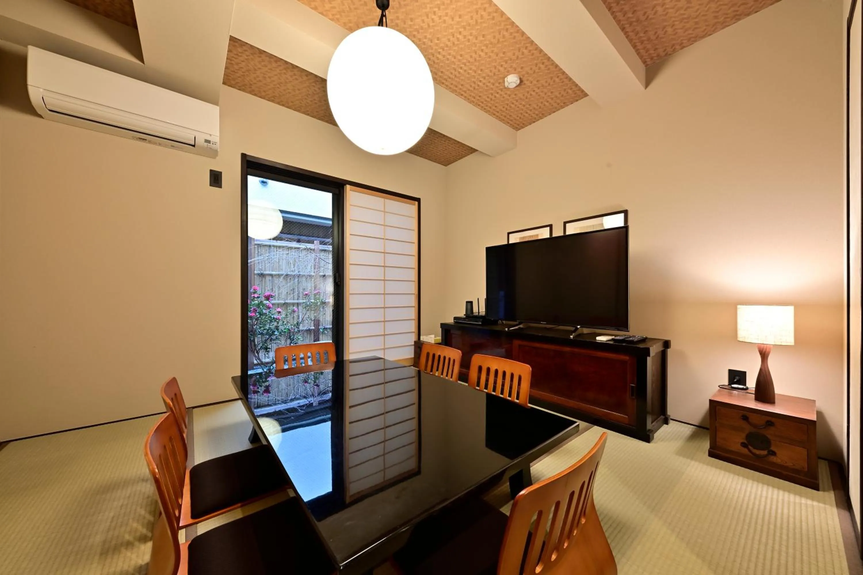 Living room in Luxury Machiya Takeya Nishijin