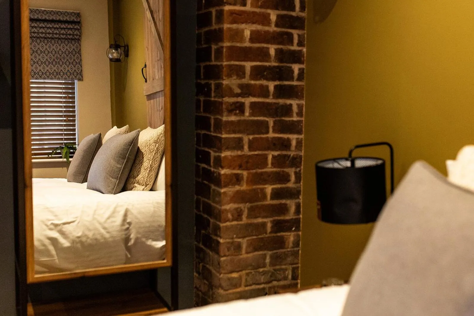 Bathroom, Bed in The Boot Inn