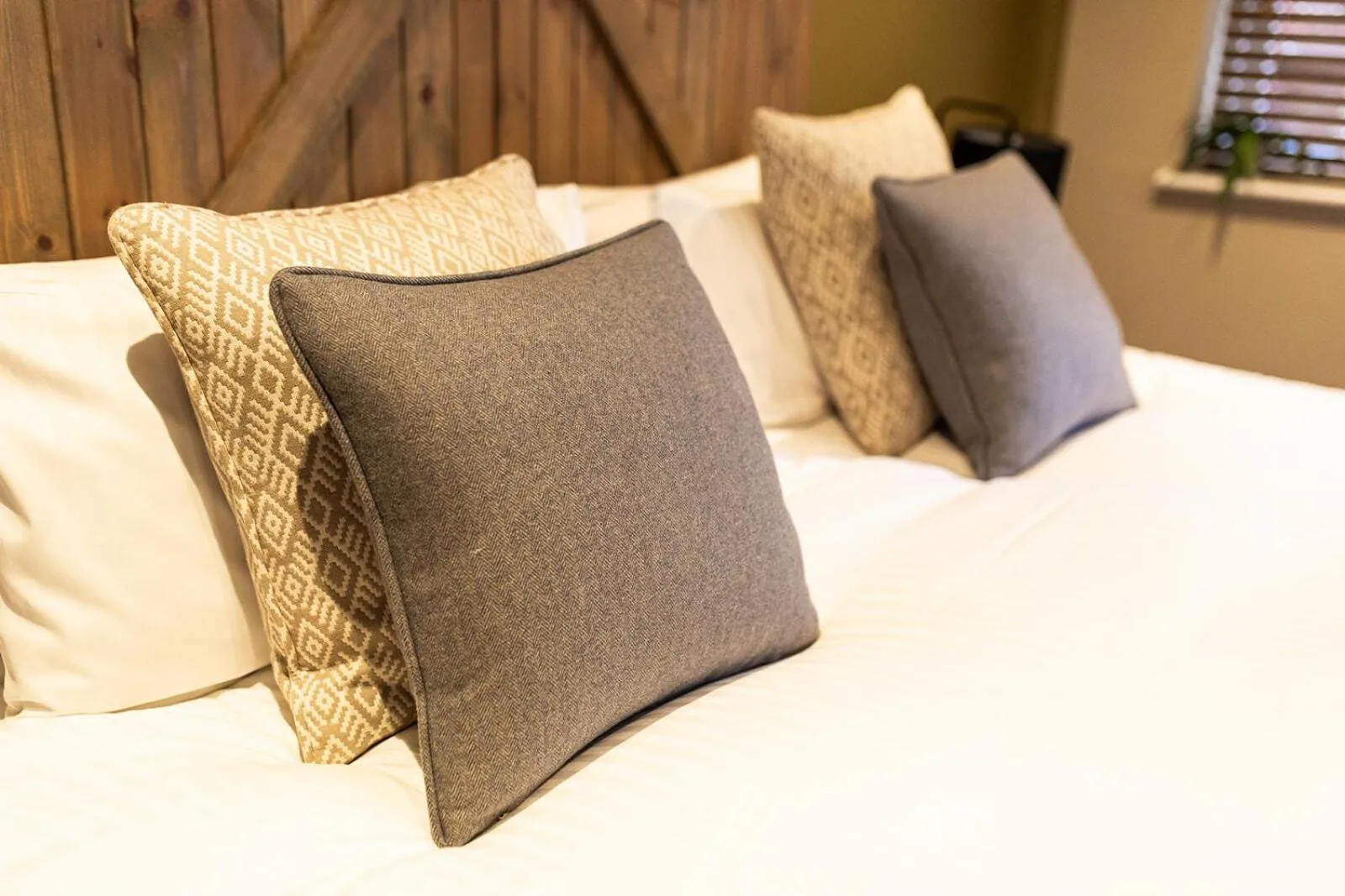 Bedroom, Bed in The Boot Inn