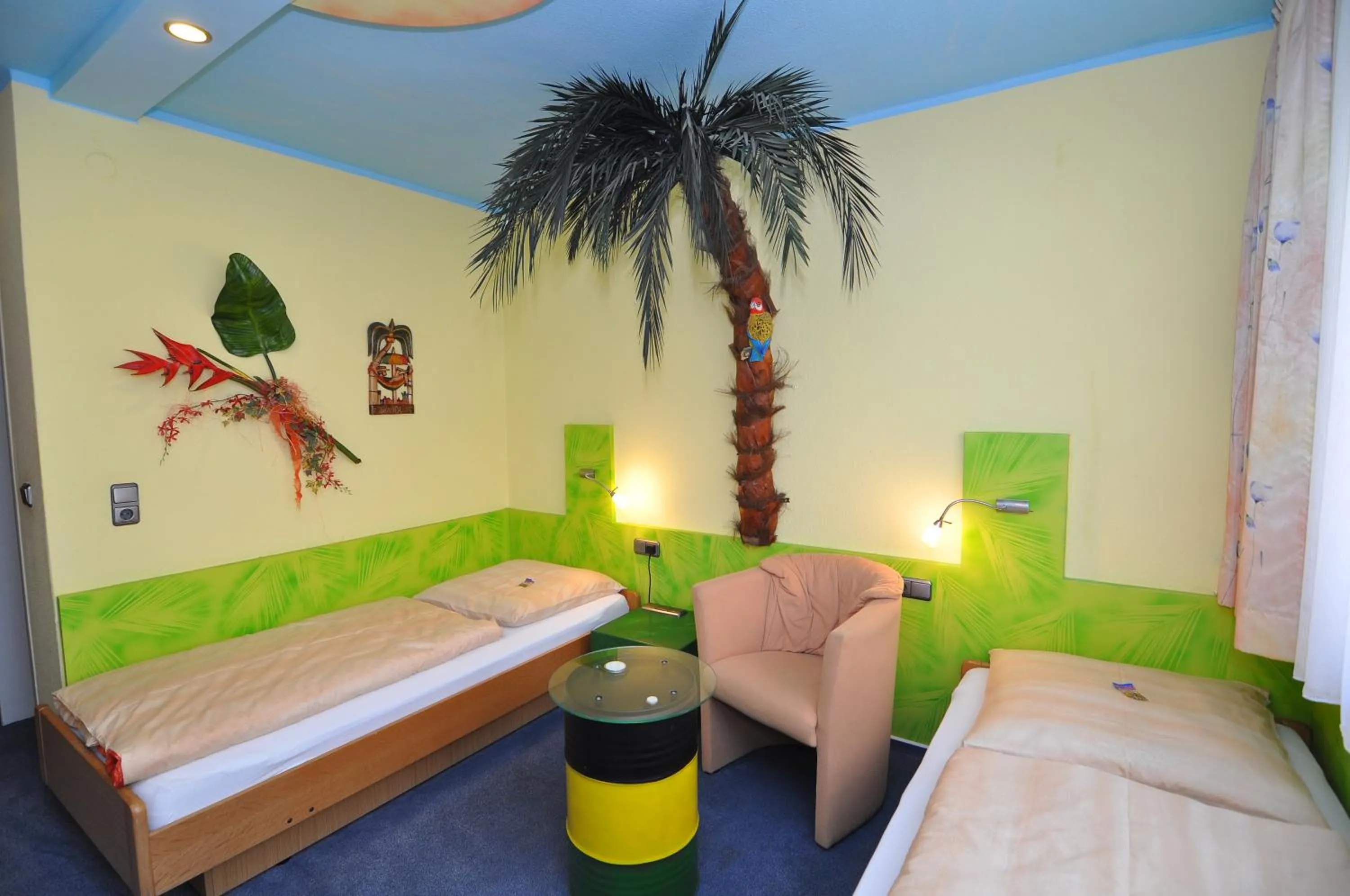 Photo of the whole room, Bed in Themen Hotel Terrassen Cafe