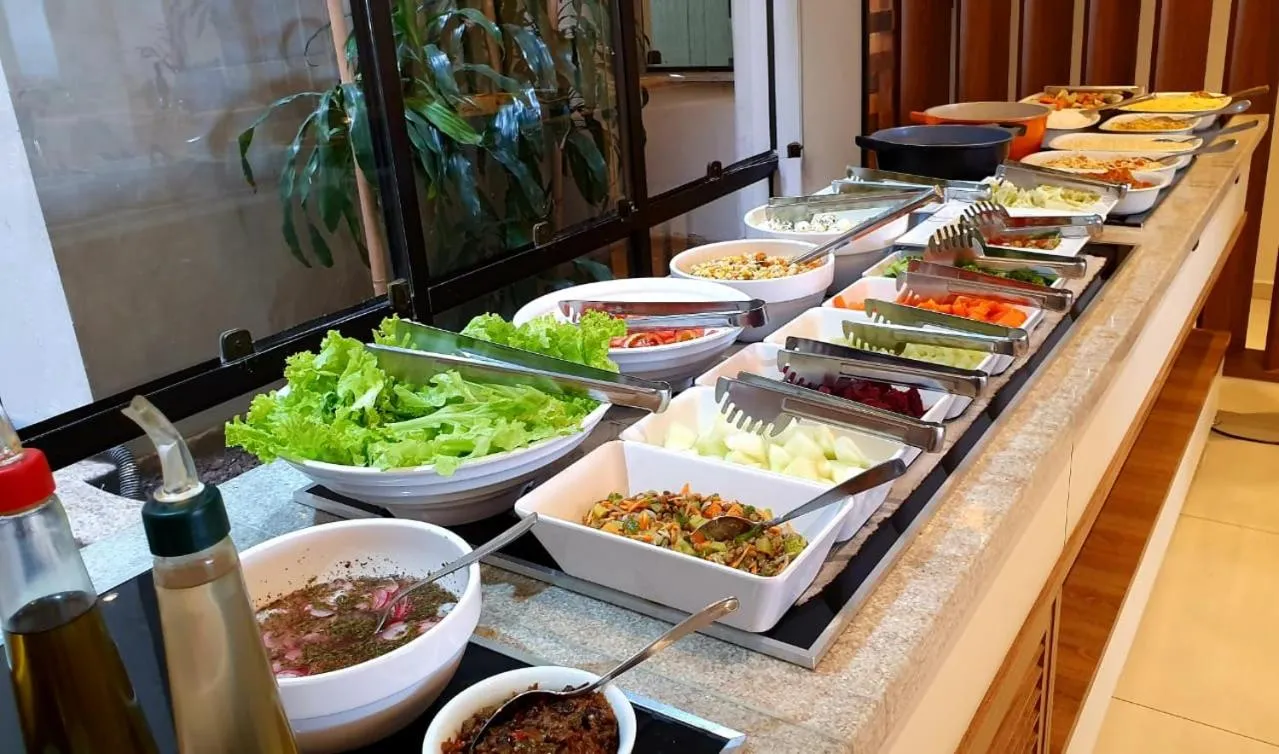 Restaurant/places to eat in Marge Hotel