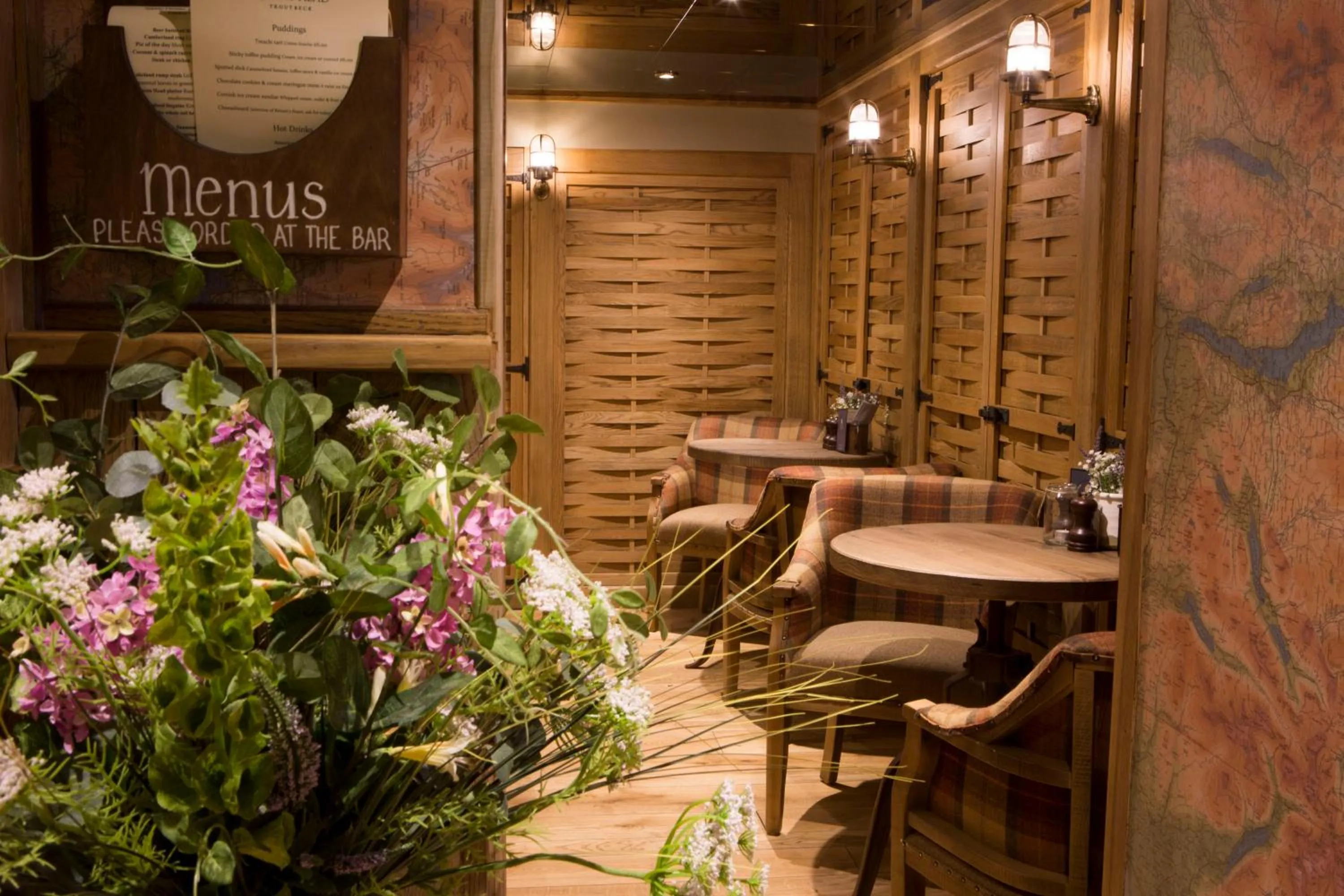 Restaurant/places to eat in The Queen's Head Hotel