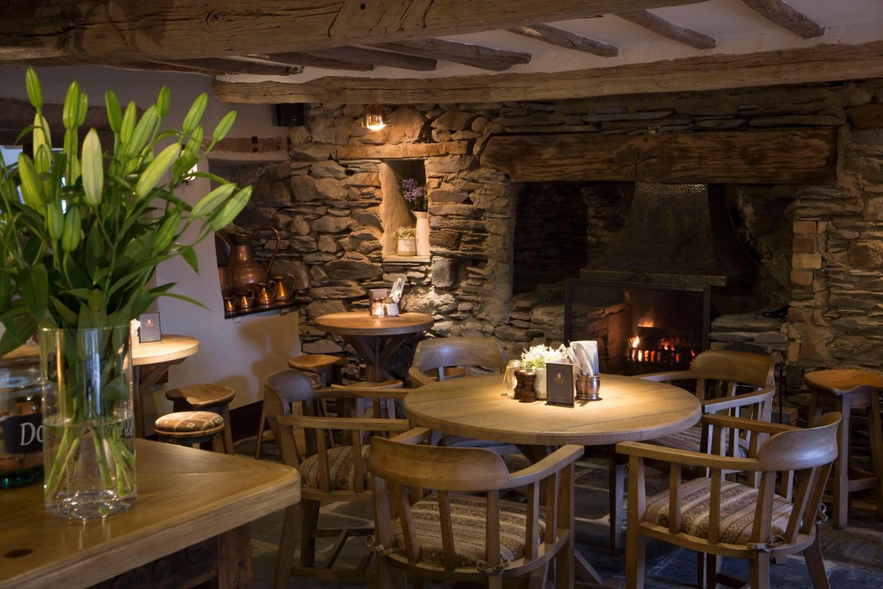 Restaurant/places to eat in The Queen's Head Hotel