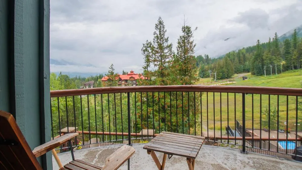 Snow Creek Lodge by Fernie Lodging Co