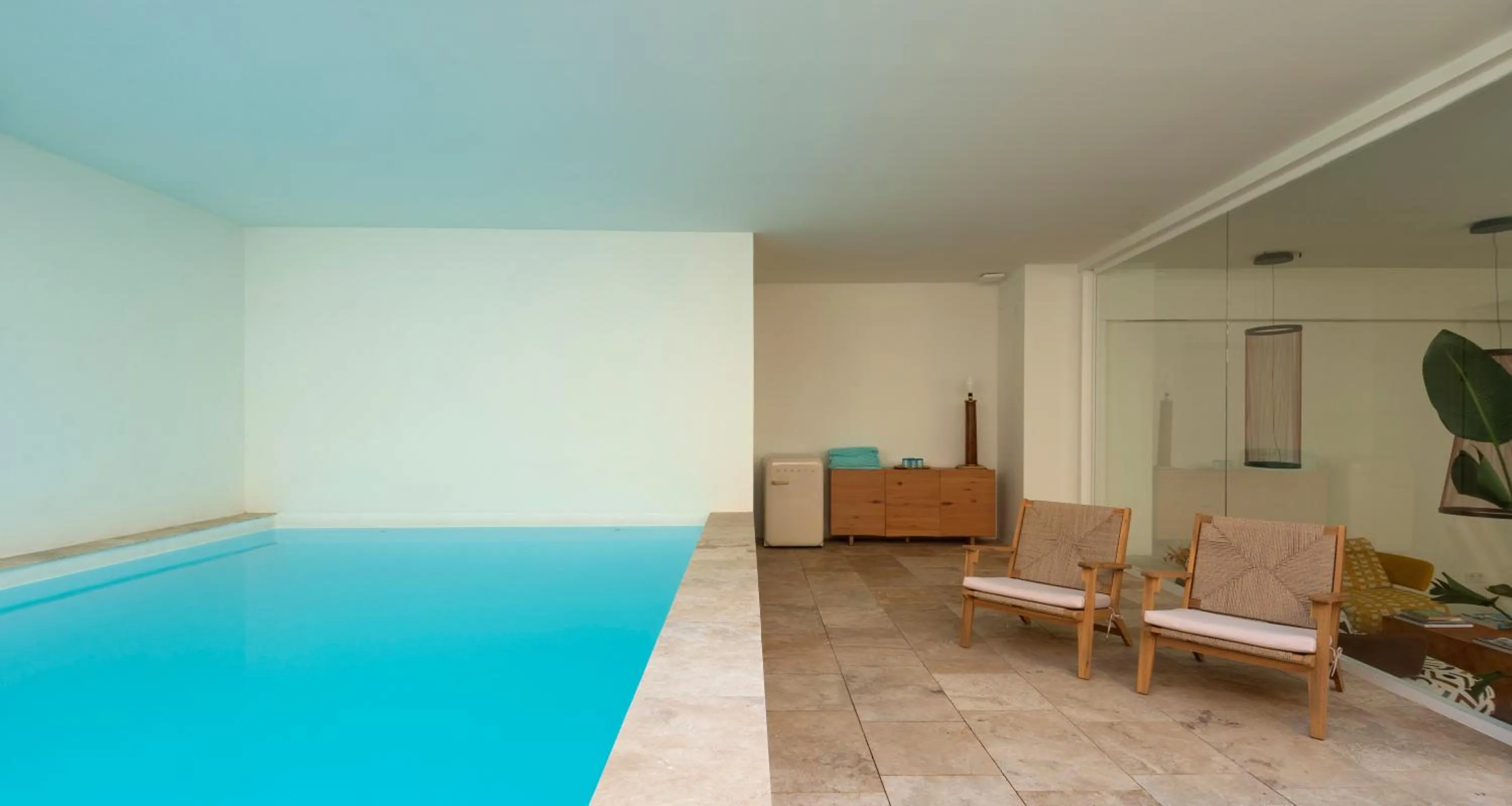 Swimming pool in Hotel Viento10