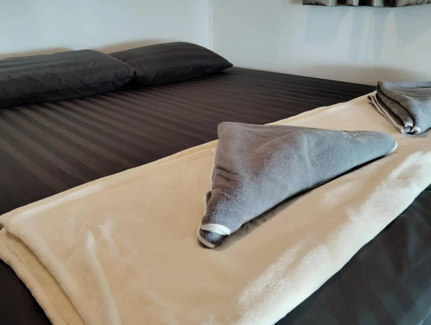 Bed in Koh Phaluai Beach Bangalow