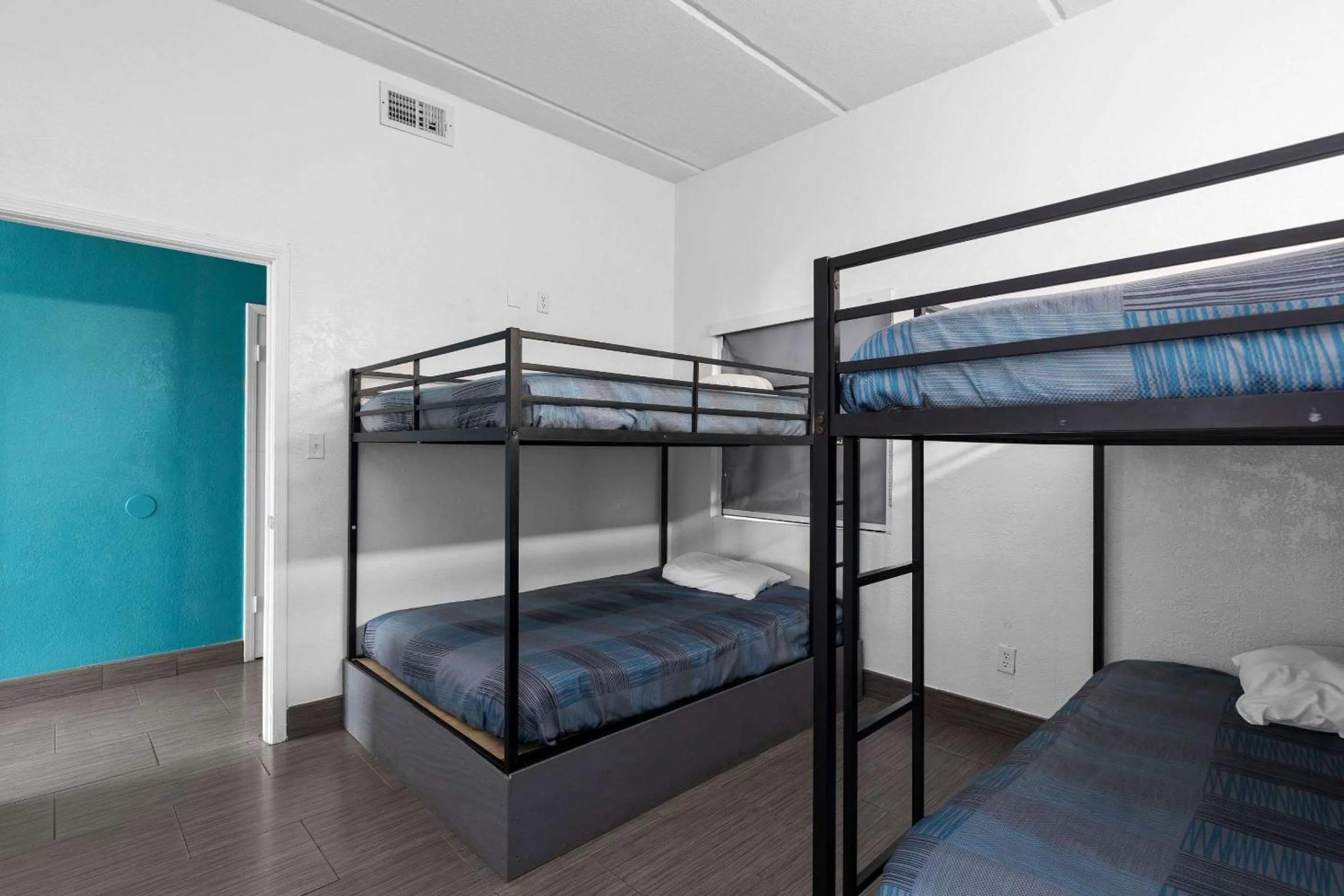 Bedroom, Bed in WindWater Hotel and Marina