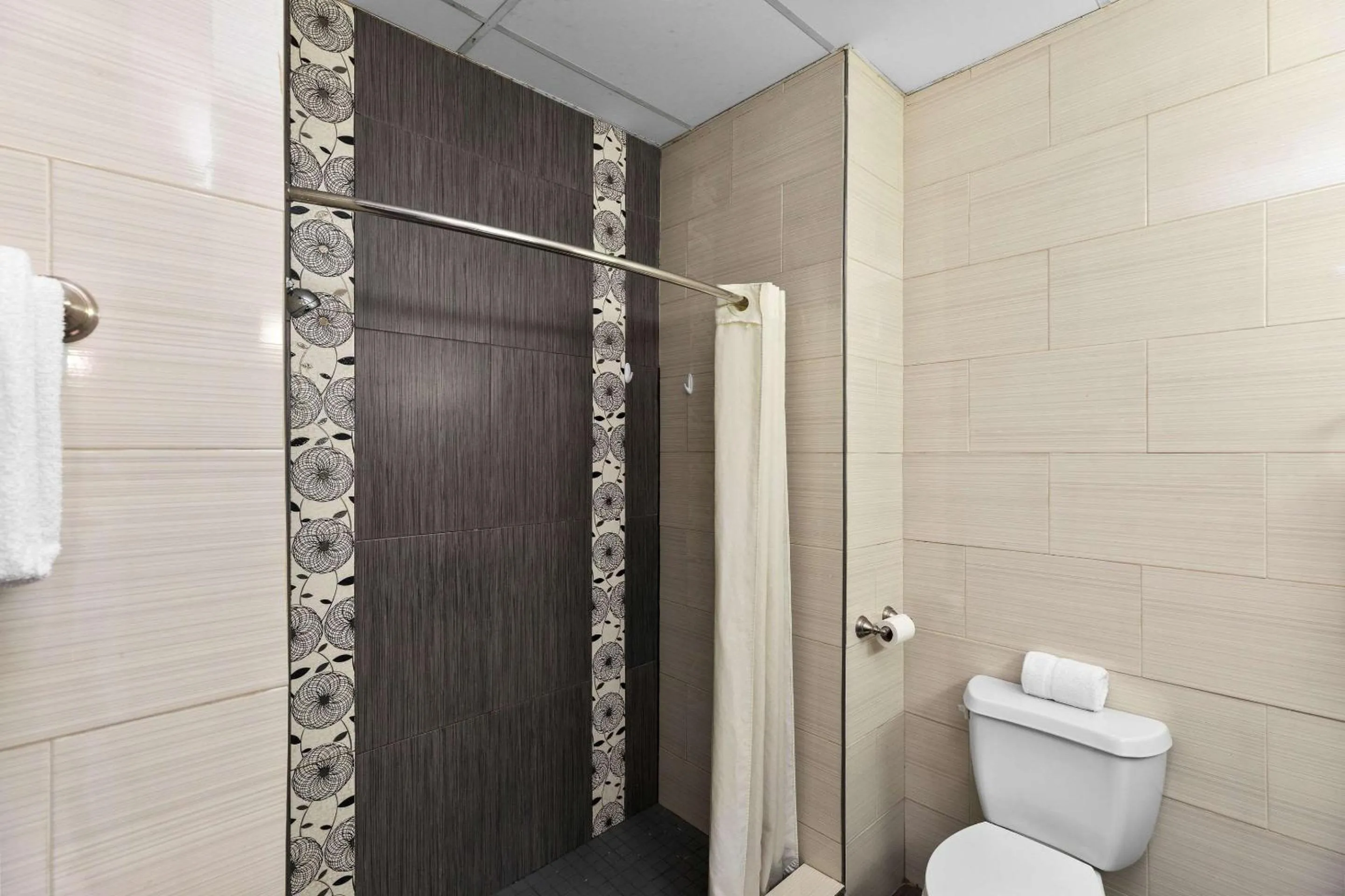 Bedroom in WindWater Hotel and Marina