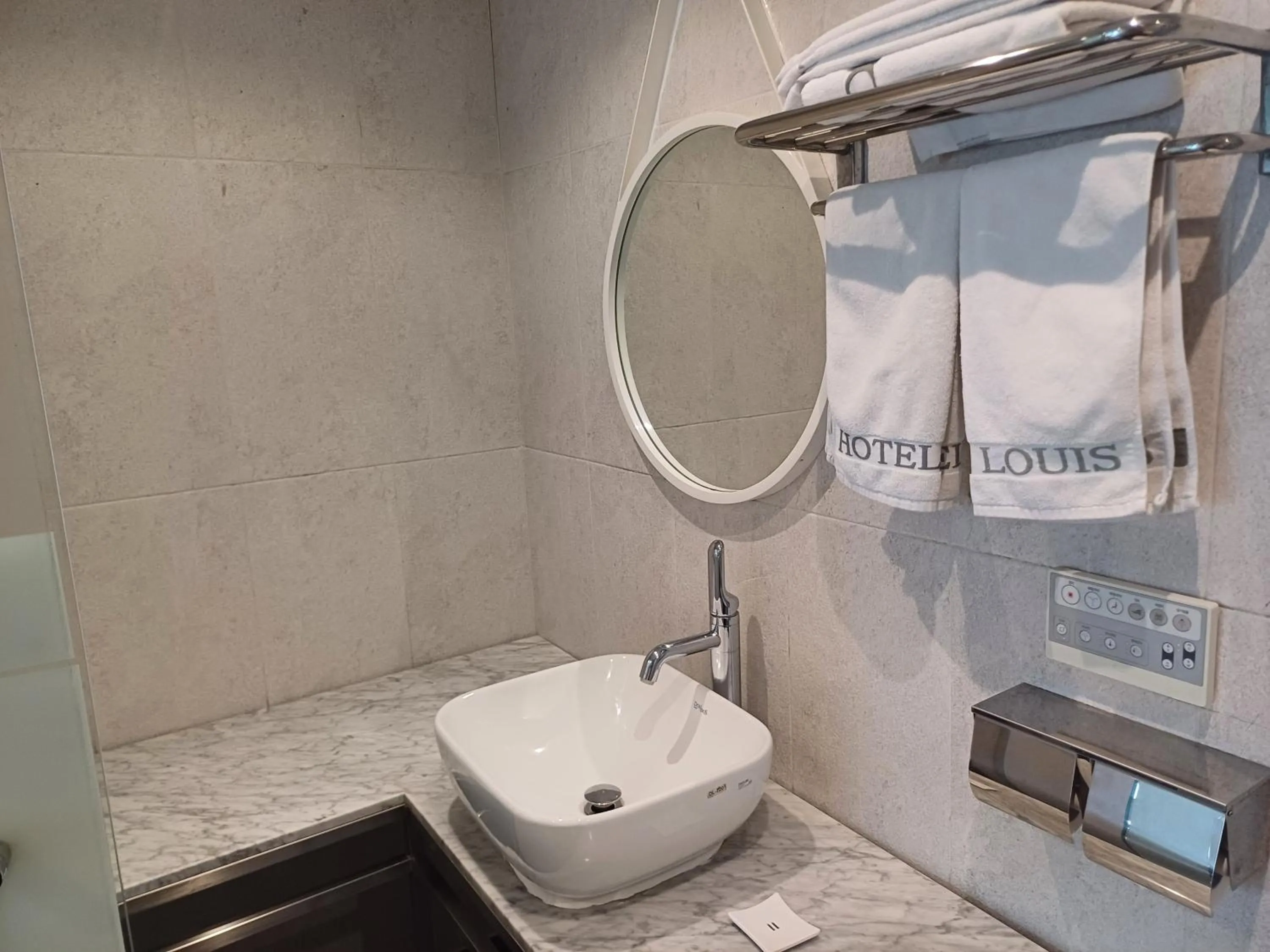 Bathroom in Louis Hotel