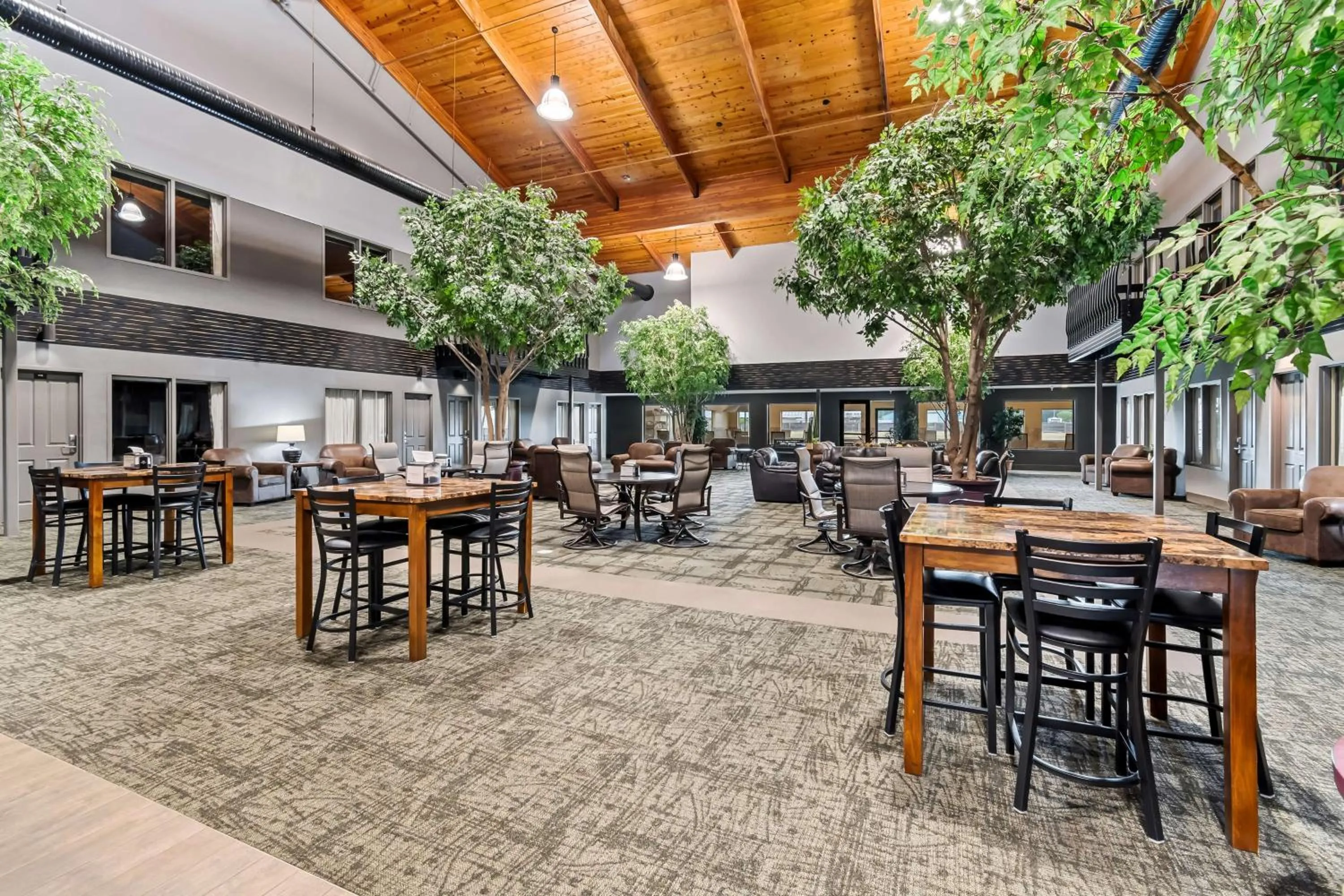 Breakfast in Heartland Inn & Suites, SureStay Collection by Best Western