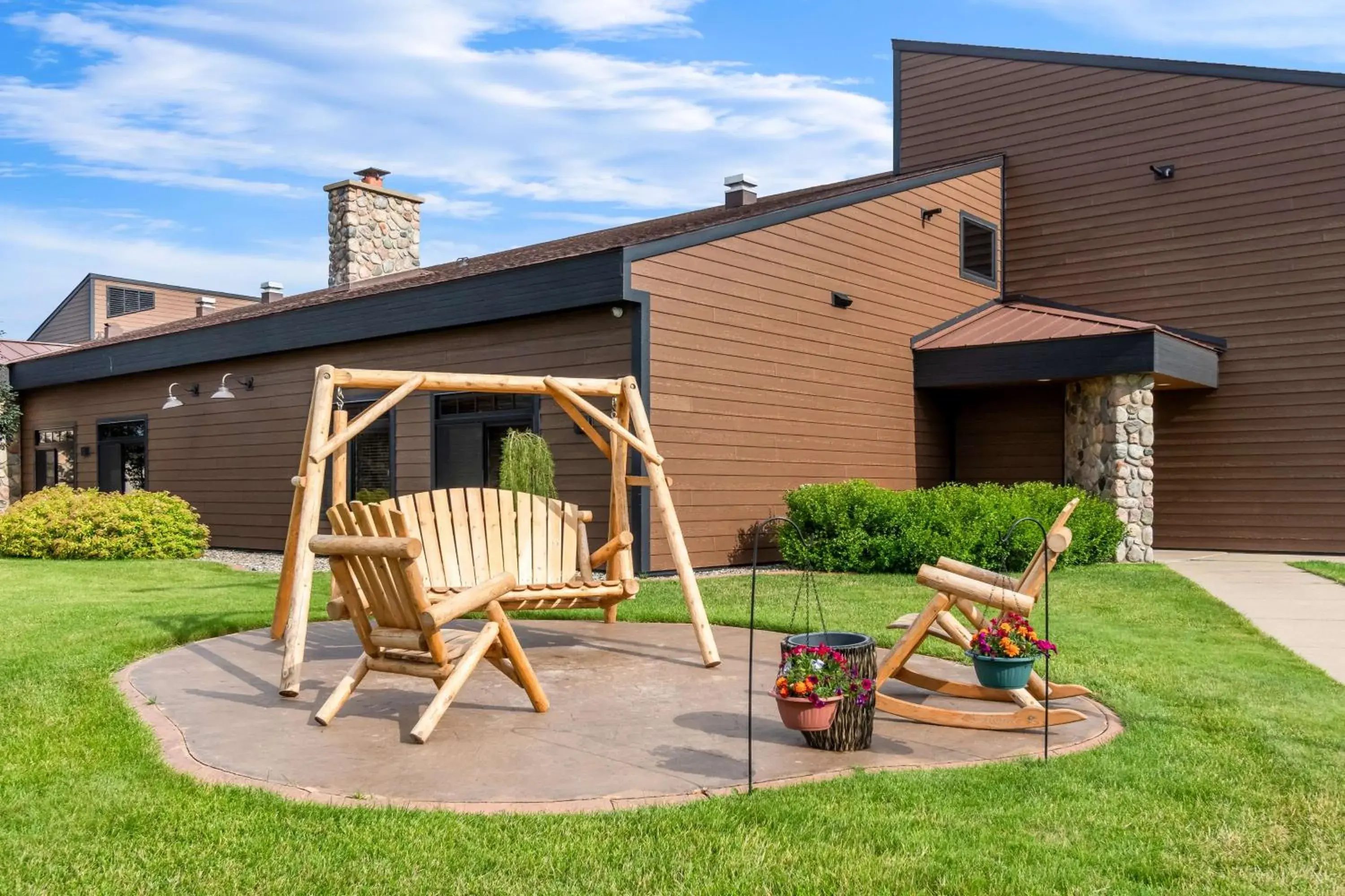 Property building in Heartland Inn & Suites, SureStay Collection by Best Western Property building in Heartland Inn & Suites, SureStay Collection by Best Western